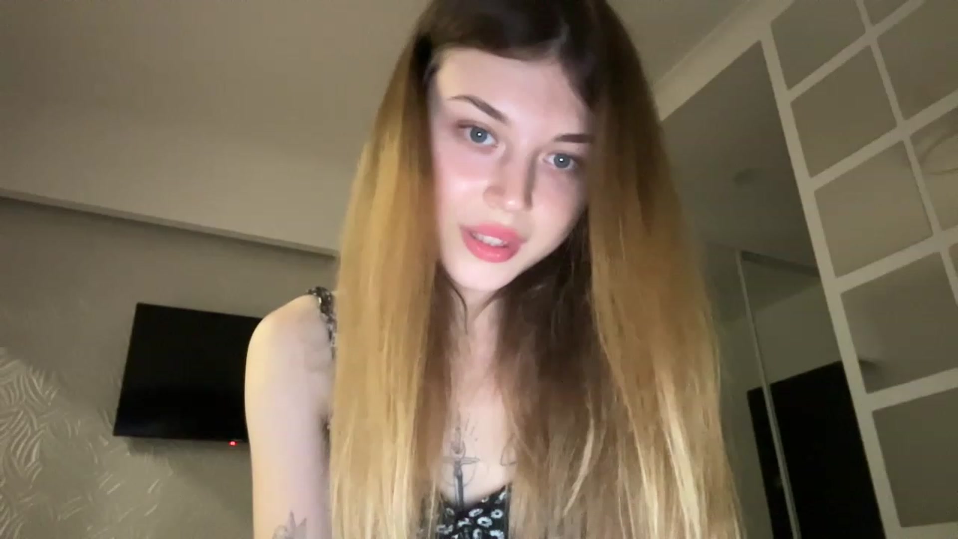 Gallery image thumbnail from Coconut_dream's myfreecams stream on, 08/17/2023, 18:08 image 18 of 20