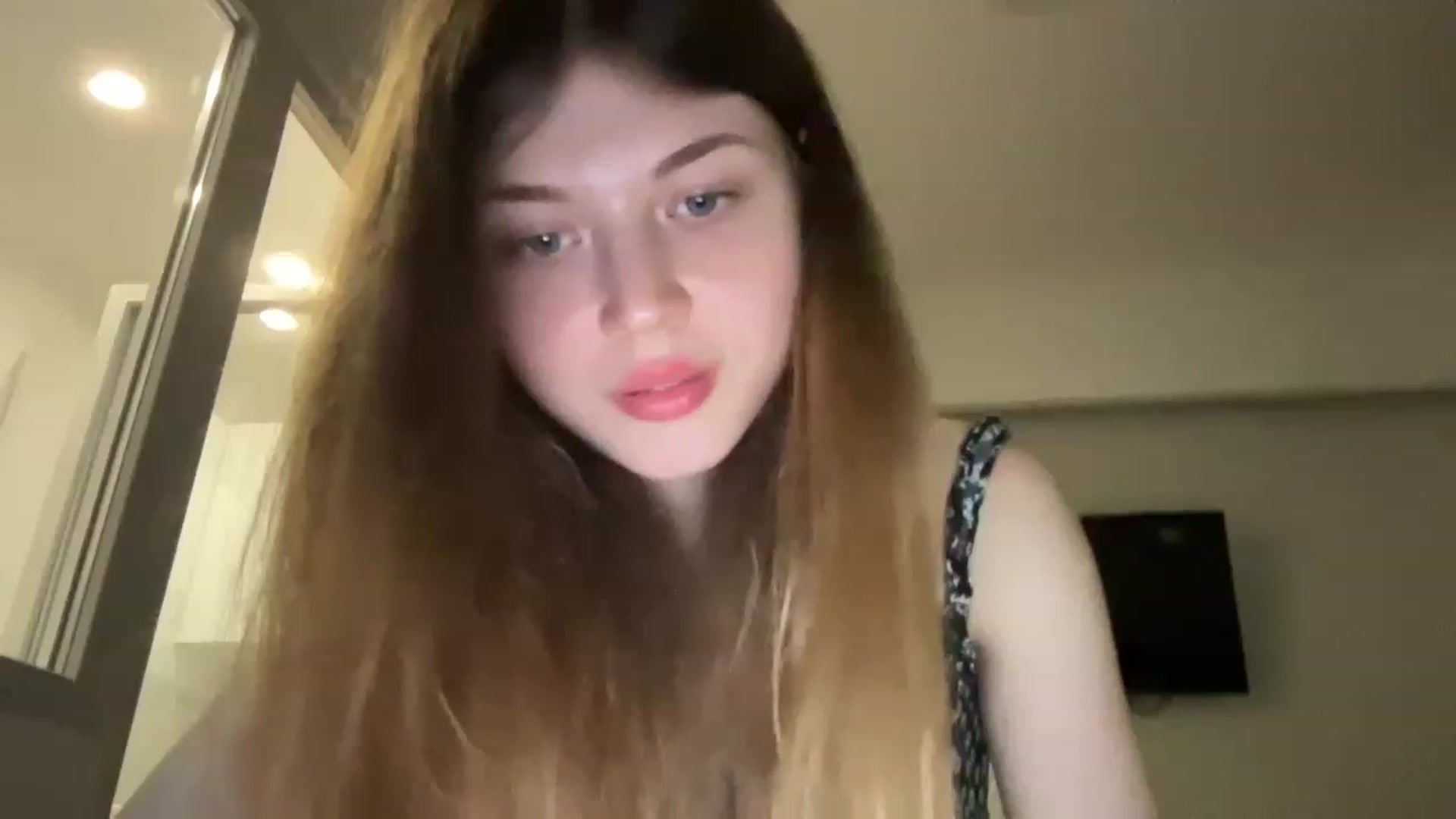 Gallery image thumbnail from Coconut_dream's myfreecams stream on, 08/17/2023, 18:08 image 10 of 20