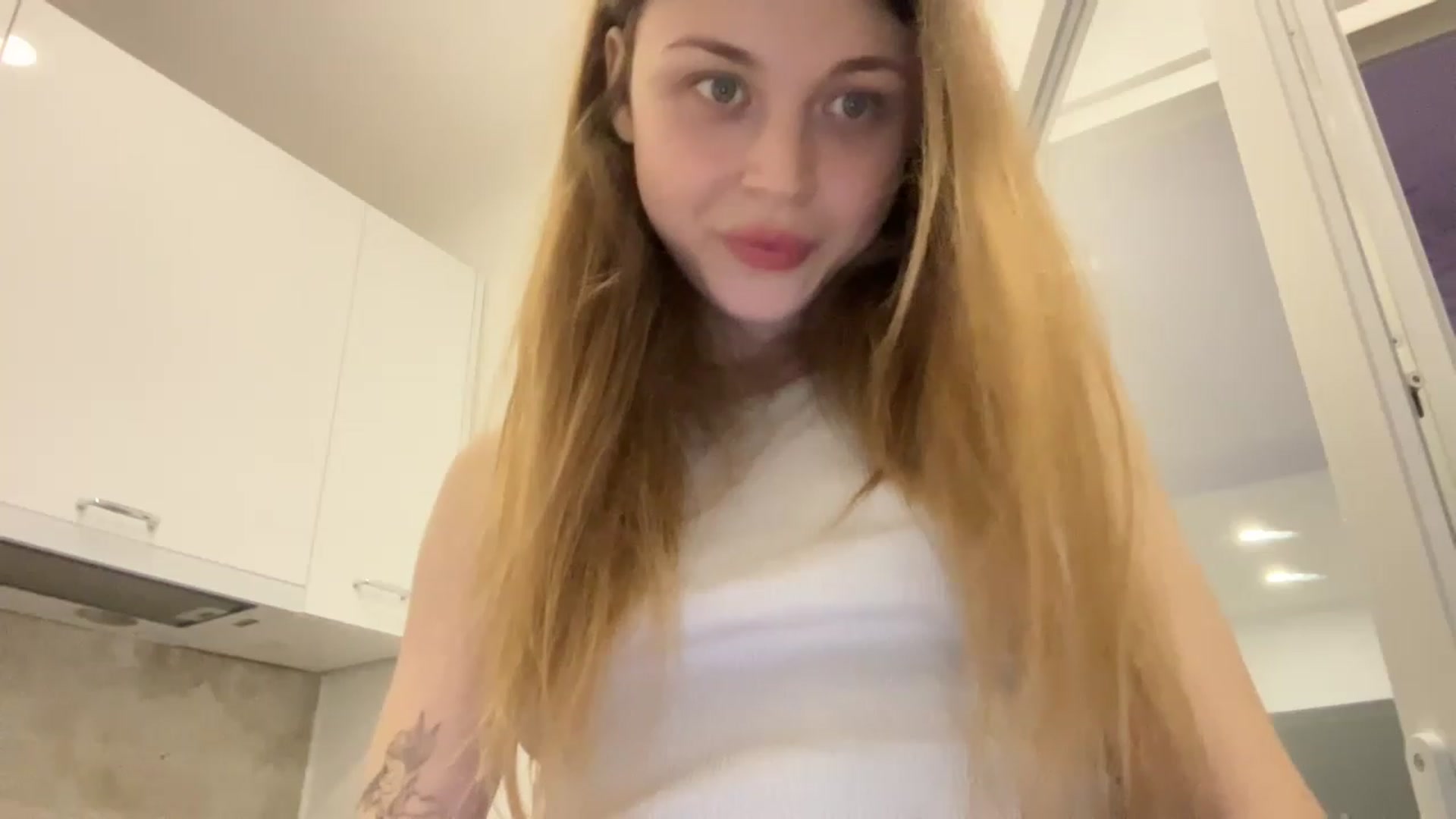 Gallery image thumbnail from Coconut_dream's myfreecams stream on, 08/19/2023, 17:37 image 8 of 20