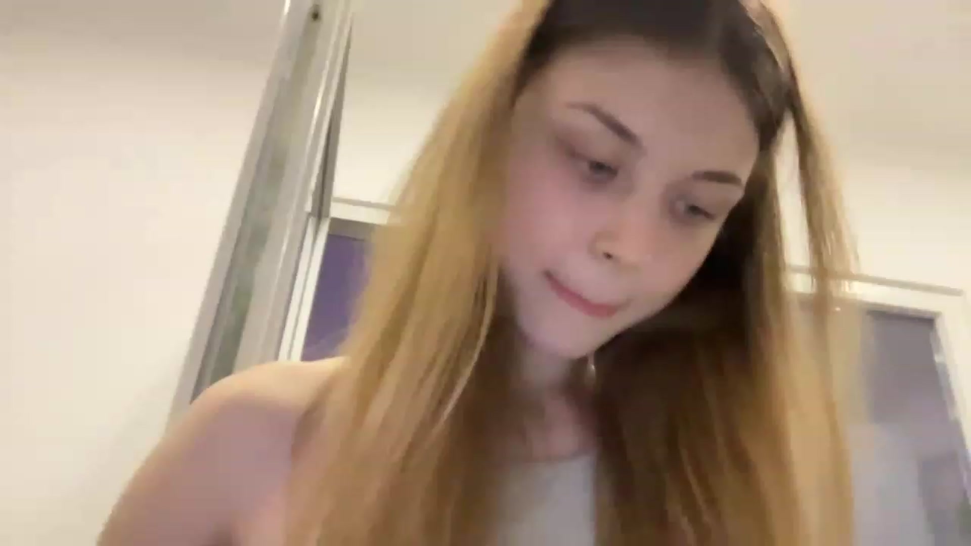 Gallery image thumbnail from Coconut_dream's myfreecams stream on, 08/19/2023, 17:37 image 4 of 20