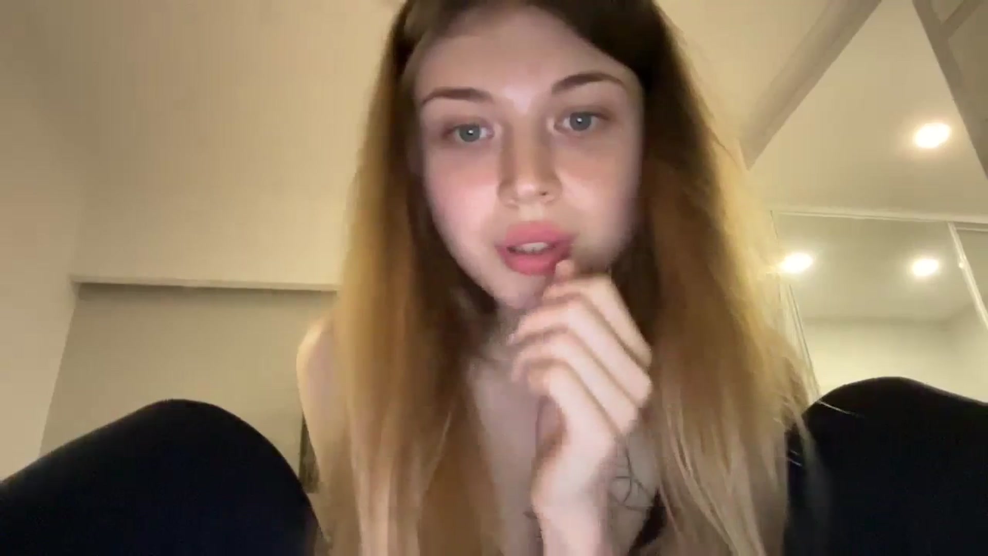 Gallery image thumbnail from Coconut_dream's myfreecams stream on, 08/20/2023, 10:07 image 15 of 20