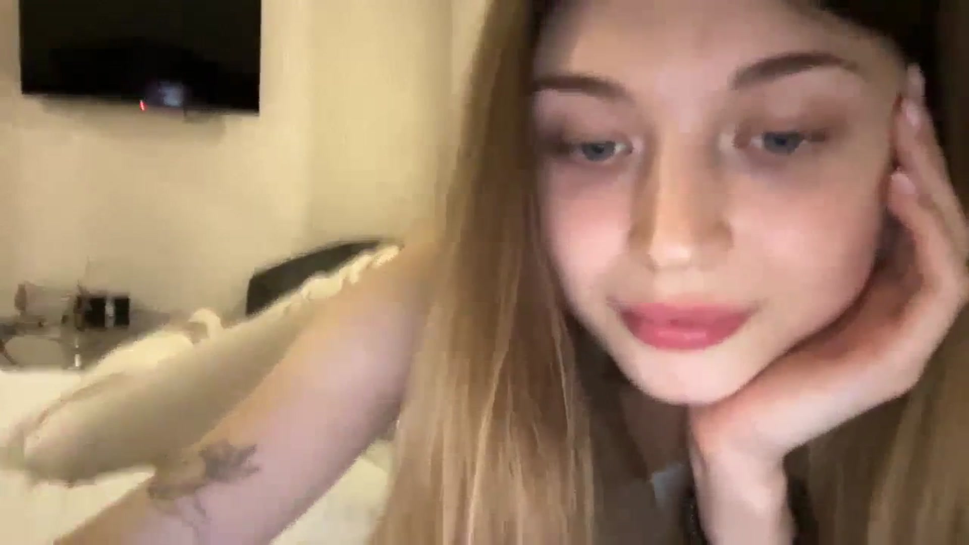 Gallery image thumbnail from Coconut_dream's myfreecams stream on, 08/20/2023, 13:01 image 16 of 20
