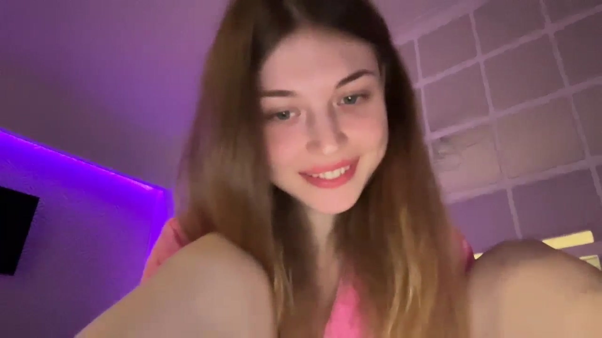 Gallery image thumbnail from Coconut_dream's myfreecams stream on, 08/21/2023, 19:33 image 7 of 20