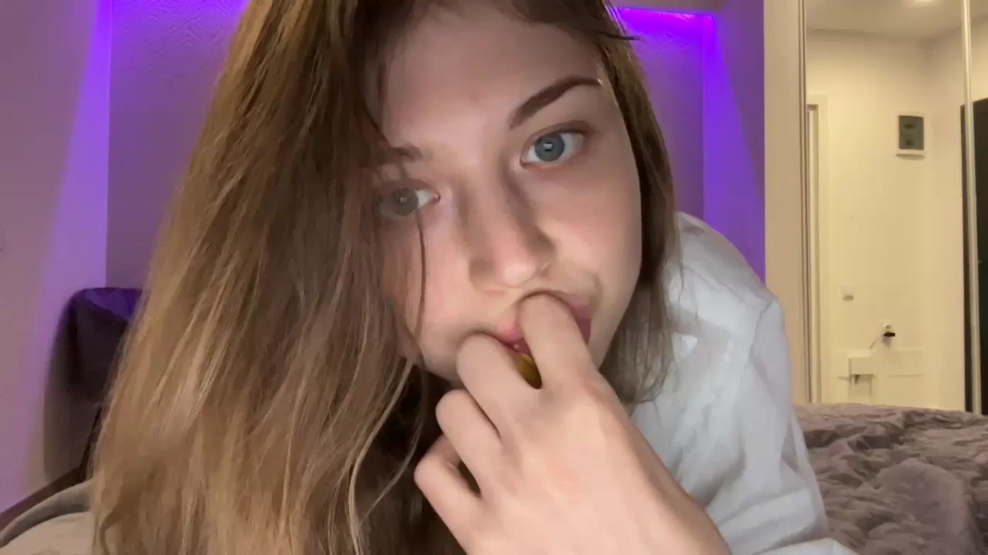 Gallery image thumbnail from Coconut_dream's myfreecams stream on, 08/25/2023, 15:37 image 11 of 20