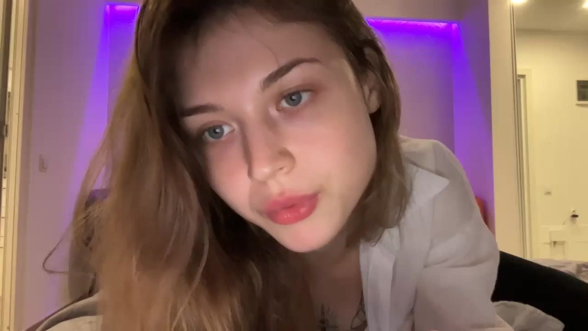 Gallery image thumbnail from Coconut_dream's myfreecams stream on, 08/25/2023, 15:37 image 5 of 20