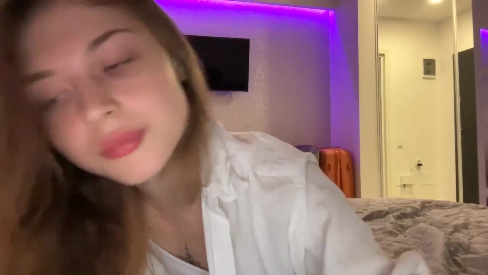 Gallery image thumbnail from Coconut_dream's myfreecams stream on, 08/25/2023, 15:37 image 9 of 20