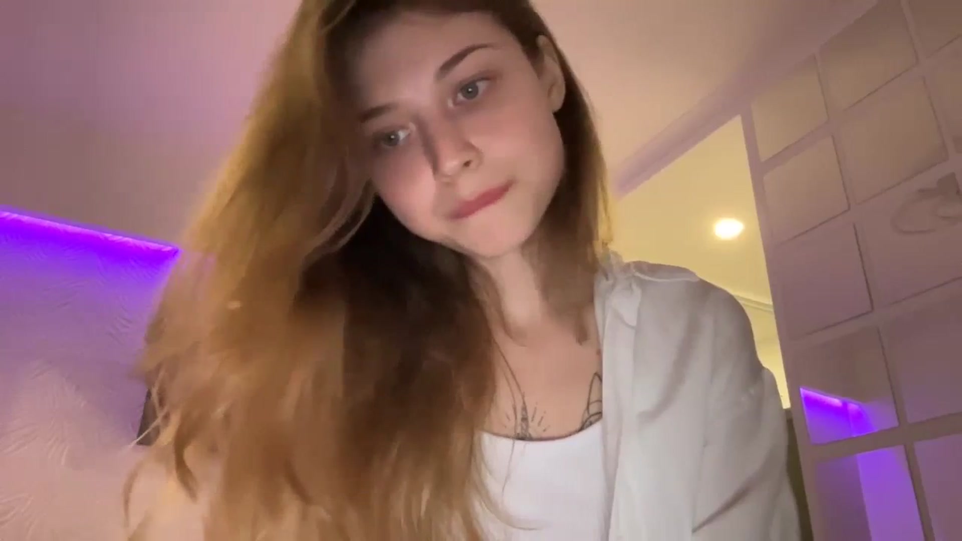 Gallery image thumbnail from Coconut_dream's myfreecams stream on, 08/25/2023, 15:37 image 18 of 20