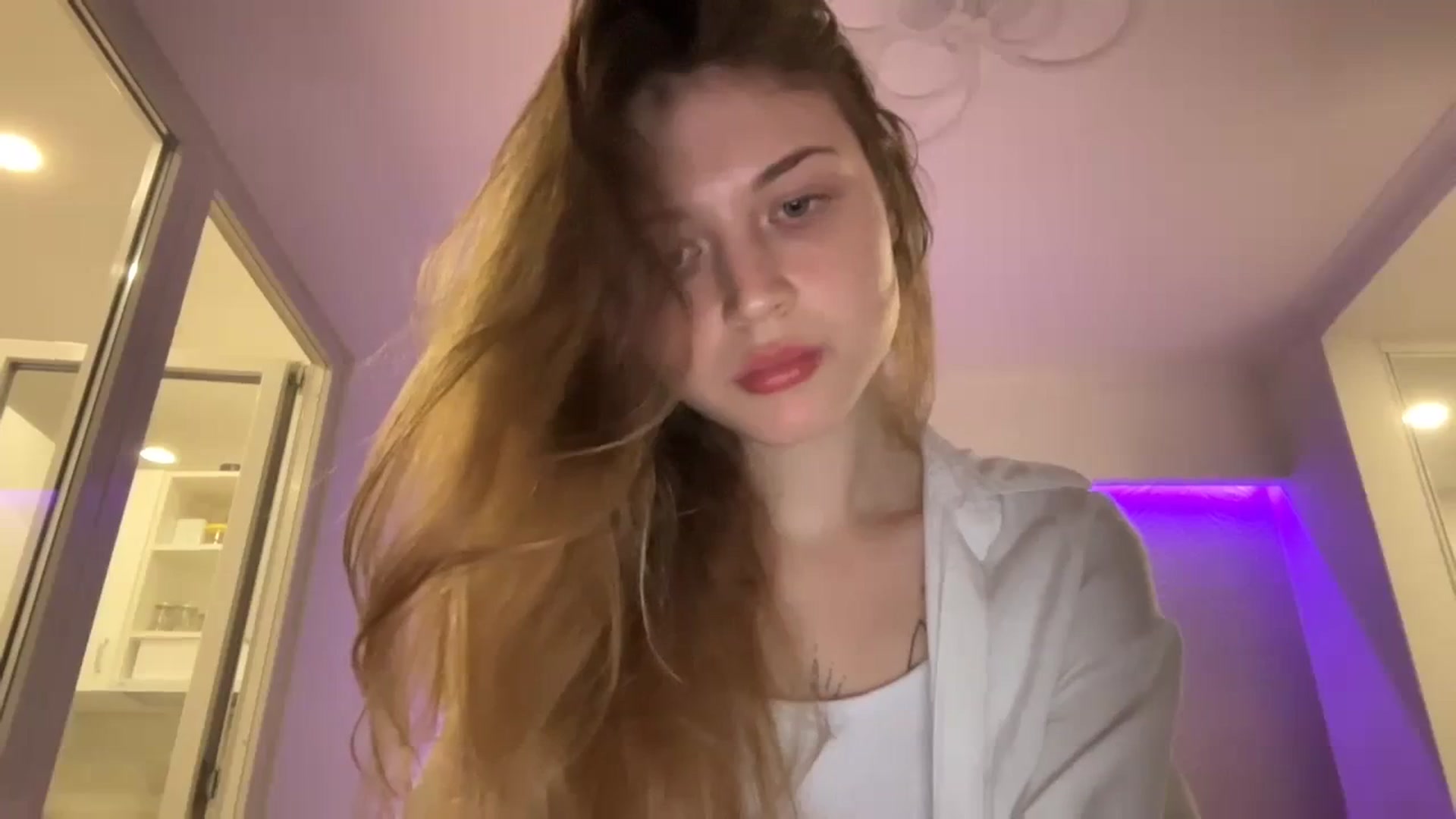 Gallery image thumbnail from Coconut_dream's myfreecams stream on, 08/25/2023, 15:37 image 2 of 20