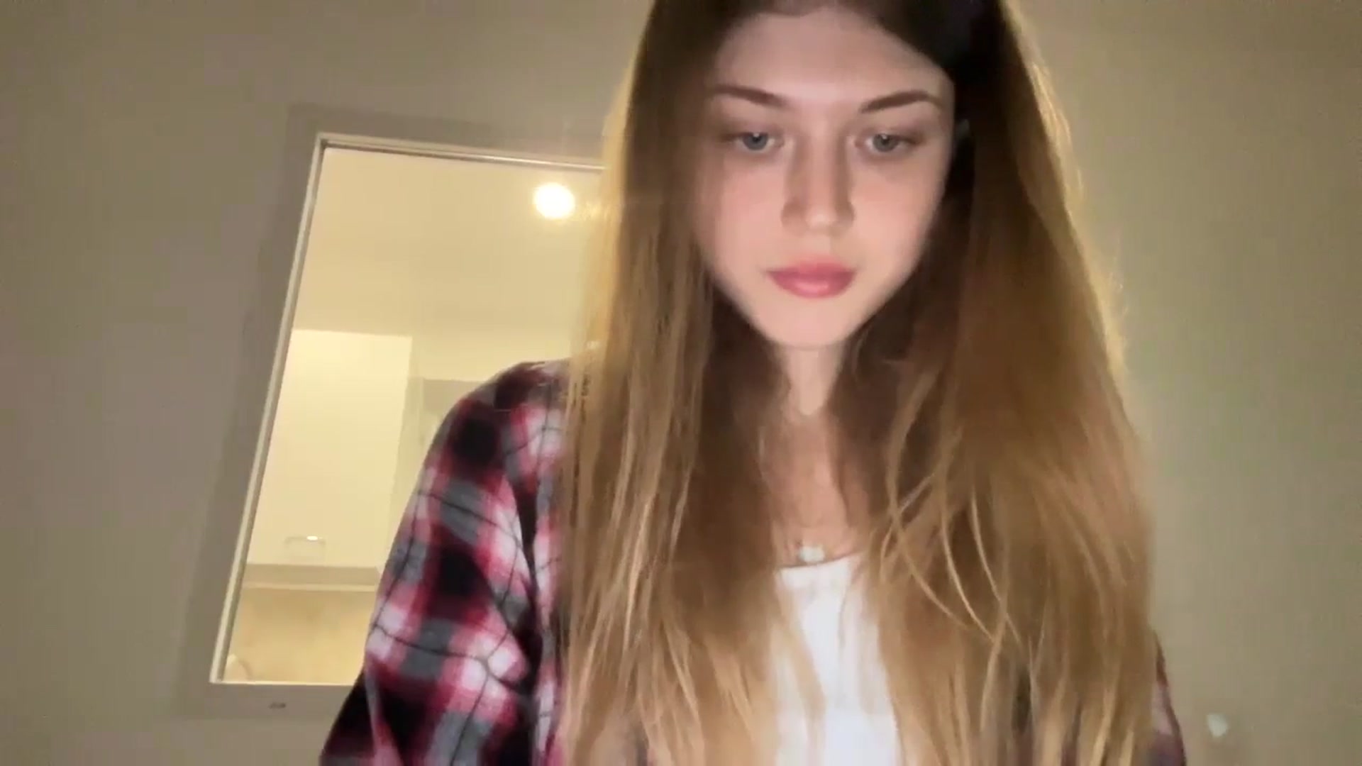 Gallery image thumbnail from Coconut_dream's myfreecams stream on, 08/26/2023, 08:41 image 18 of 20