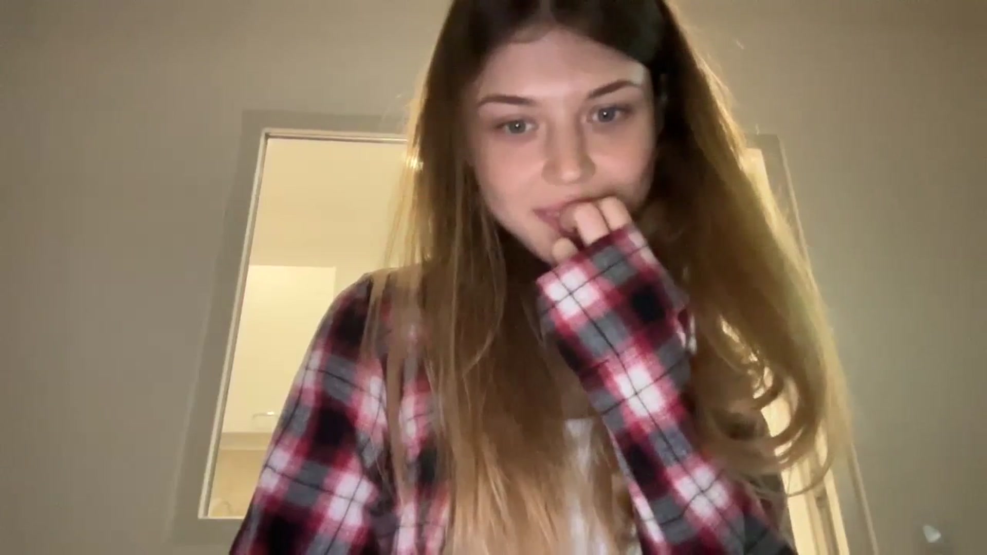 Gallery image thumbnail from Coconut_dream's myfreecams stream on, 08/26/2023, 08:41 image 7 of 20