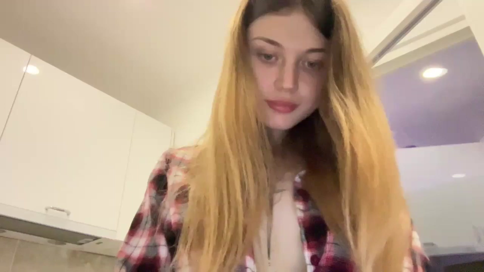 Gallery image thumbnail from Coconut_dream's myfreecams stream on, 08/27/2023, 16:33 image 17 of 20
