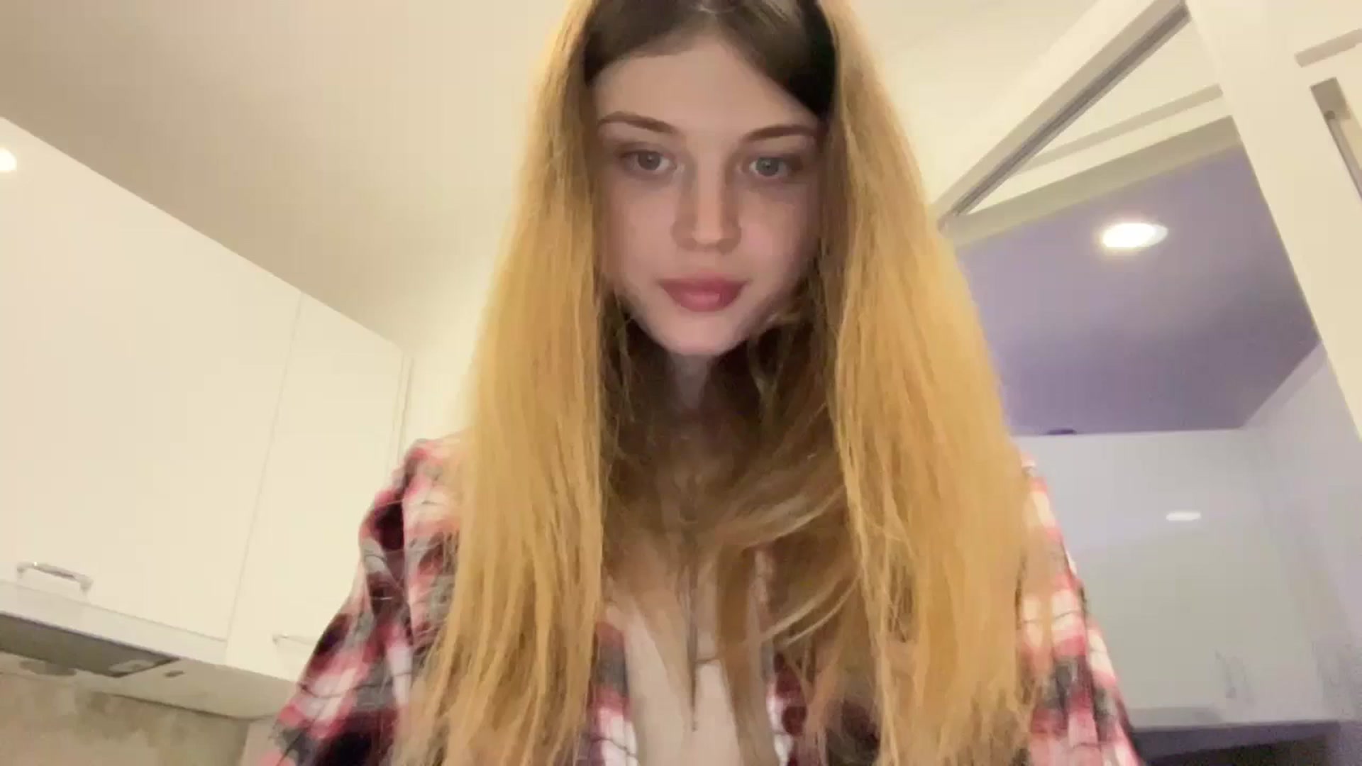 Gallery image thumbnail from Coconut_dream's myfreecams stream on, 08/27/2023, 16:33 image 19 of 20