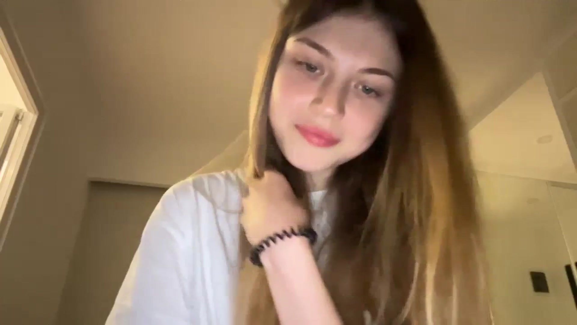 Gallery image thumbnail from Coconut_dream's myfreecams stream on, 08/30/2023, 07:09 image 19 of 20