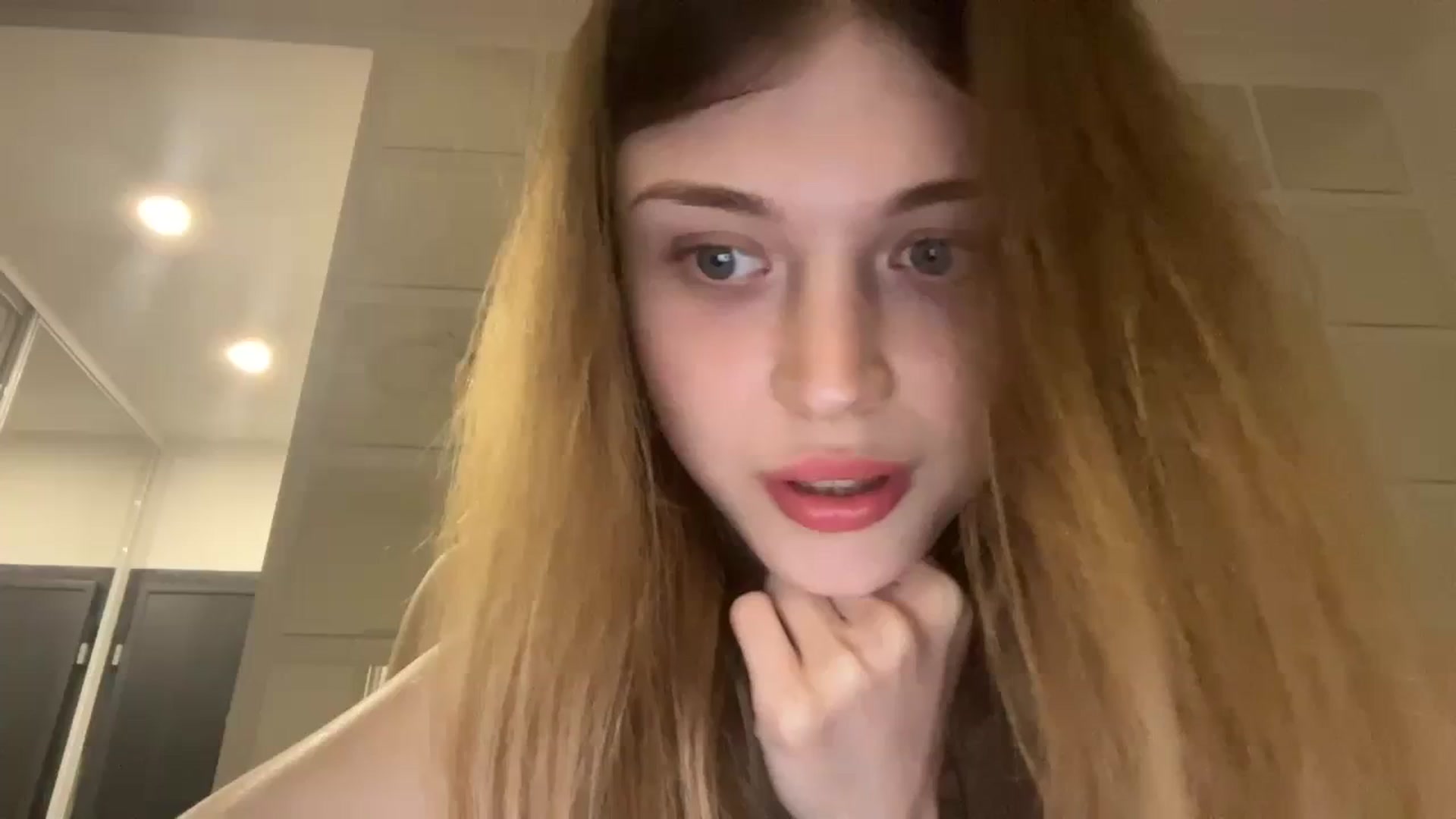 Gallery image thumbnail from Coconut_dream's myfreecams stream on, 09/01/2023, 17:35 image 1 of 20