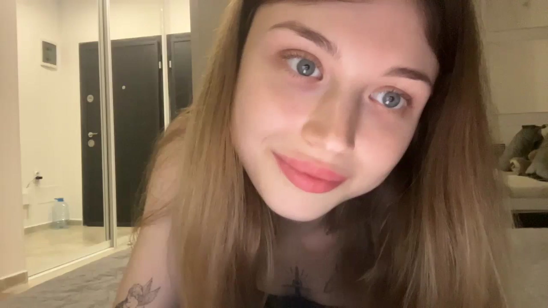 Gallery image thumbnail from Coconut_dream's myfreecams stream on, 09/01/2023, 17:35 image 16 of 20