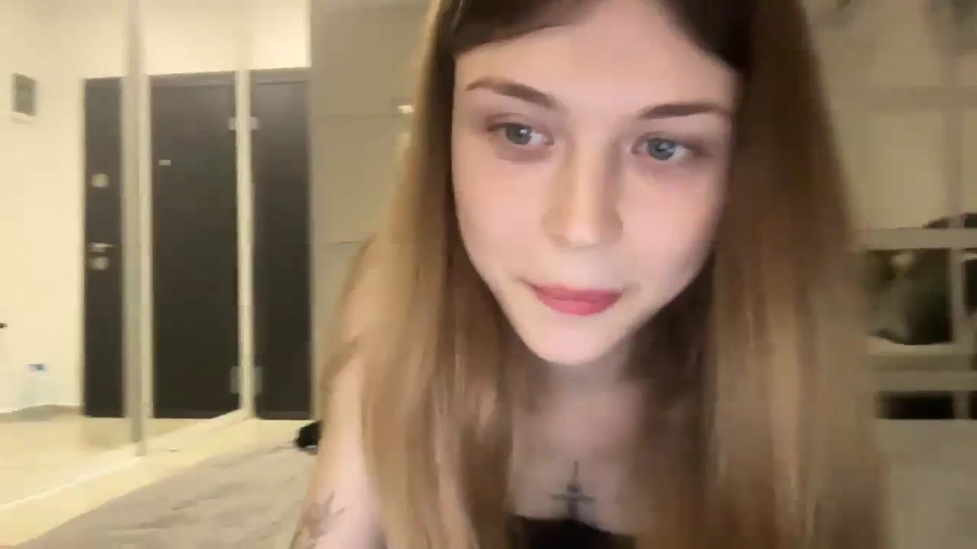 Gallery image thumbnail from Coconut_dream's myfreecams stream on, 09/01/2023, 17:35 image 14 of 20