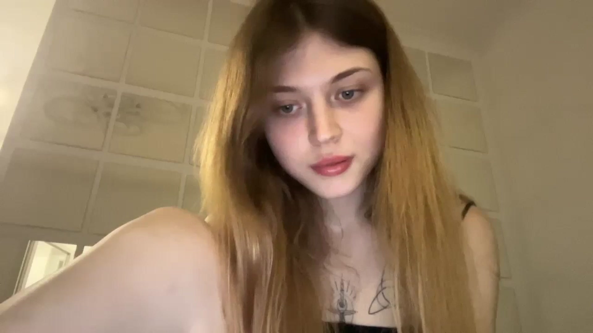 Gallery image thumbnail from Coconut_dream's myfreecams stream on, 09/01/2023, 18:20 image 9 of 20