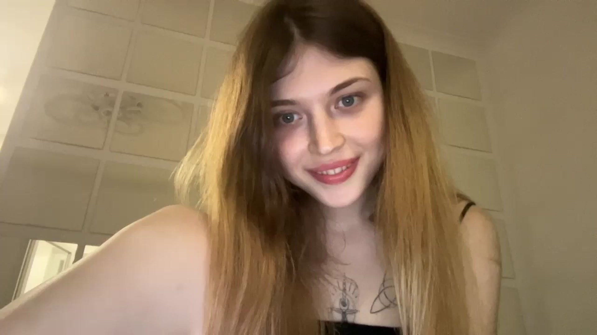 Gallery image thumbnail from Coconut_dream's myfreecams stream on, 09/01/2023, 18:20 image 8 of 20