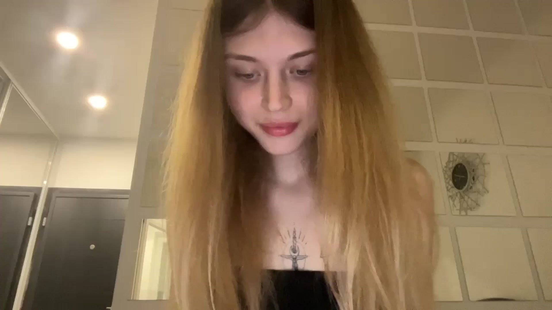 Gallery image thumbnail from Coconut_dream's myfreecams stream on, 09/01/2023, 18:20 image 18 of 20