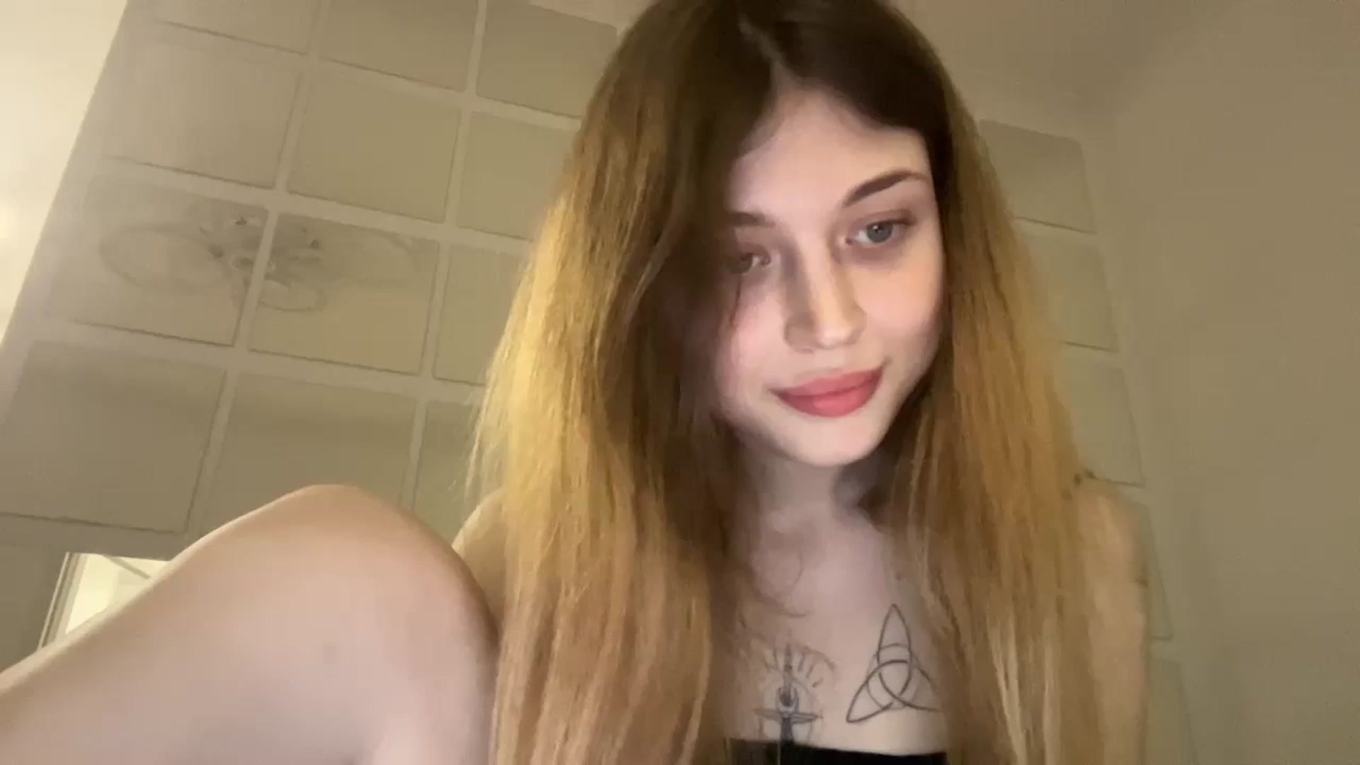 Gallery image thumbnail from Coconut_dream's myfreecams stream on, 09/01/2023, 18:20 image 7 of 20