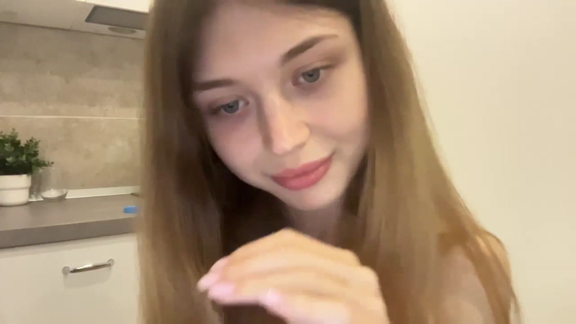 Gallery image thumbnail from Coconut_dream's myfreecams stream on, 09/02/2023, 08:17 image 16 of 20