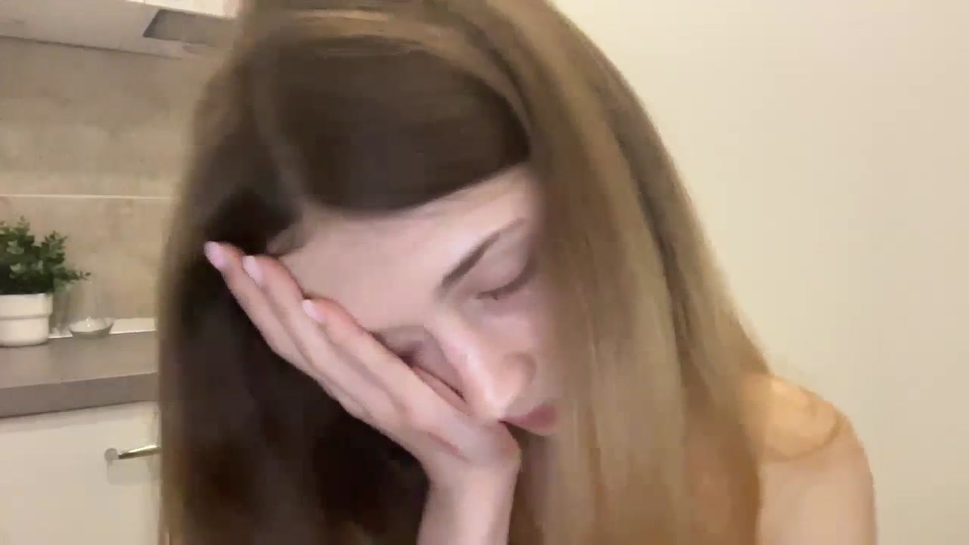 Gallery image thumbnail from Coconut_dream's myfreecams stream on, 09/02/2023, 08:48 image 4 of 20