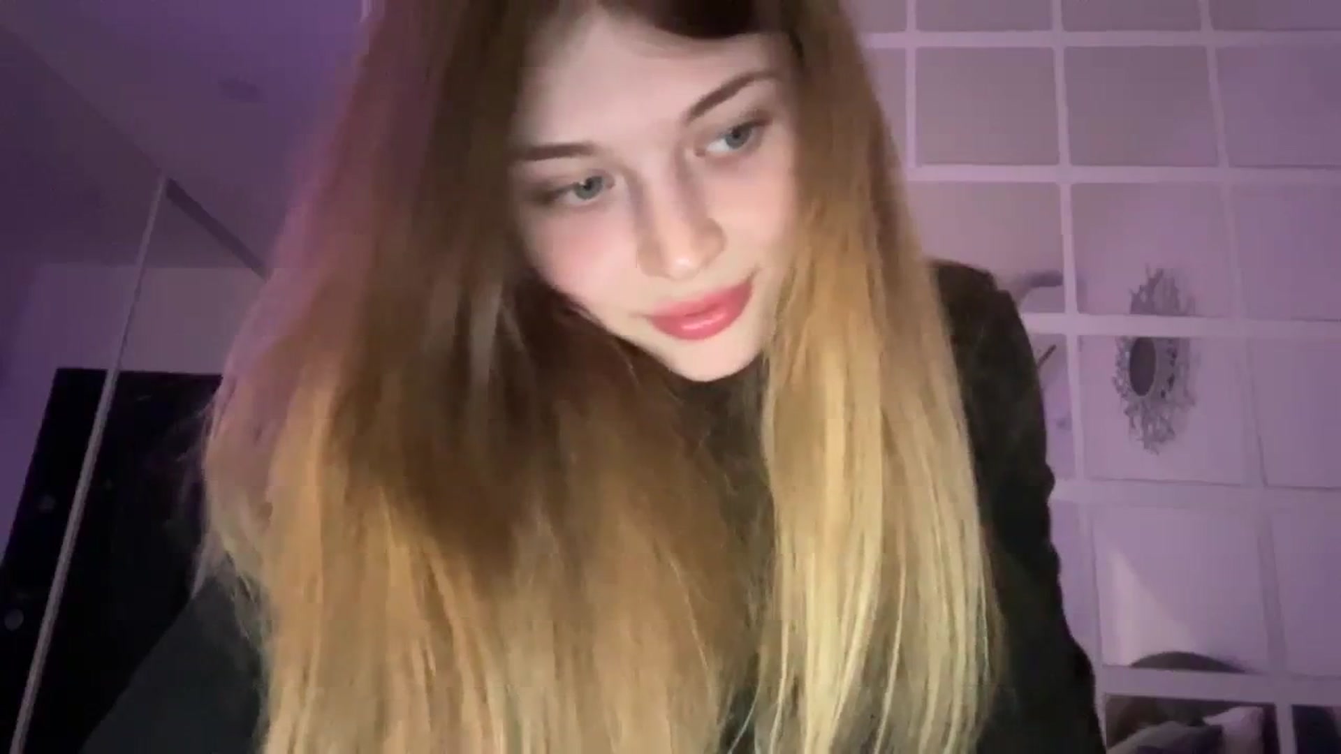 Gallery image thumbnail from Coconut_dream's myfreecams stream on, 09/04/2023, 21:33 image 12 of 20