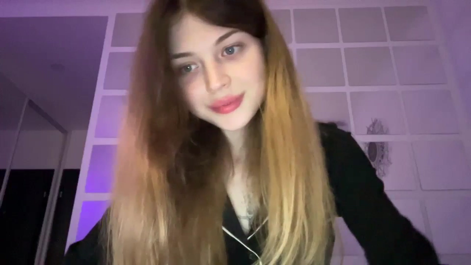 Gallery image thumbnail from Coconut_dream's myfreecams stream on, 09/04/2023, 21:33 image 17 of 20