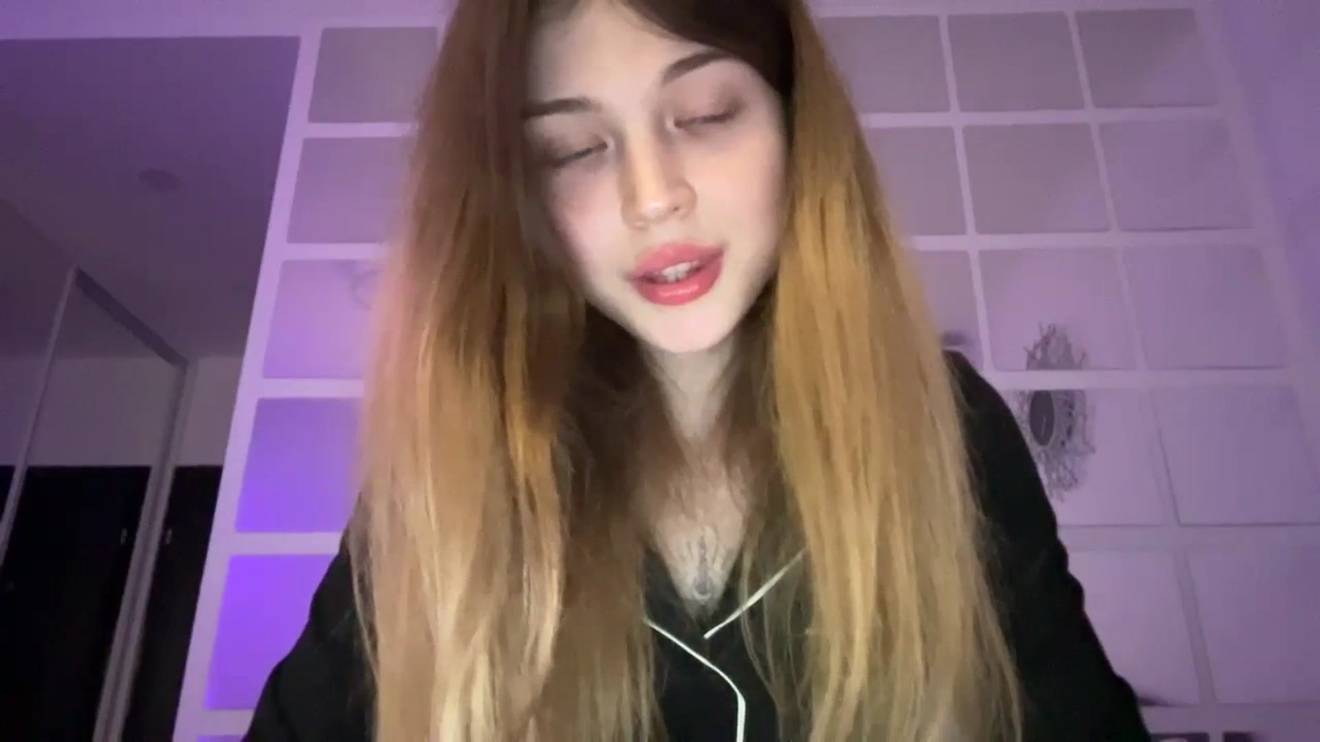 Gallery image thumbnail from Coconut_dream's myfreecams stream on, 09/04/2023, 21:33 image 18 of 20
