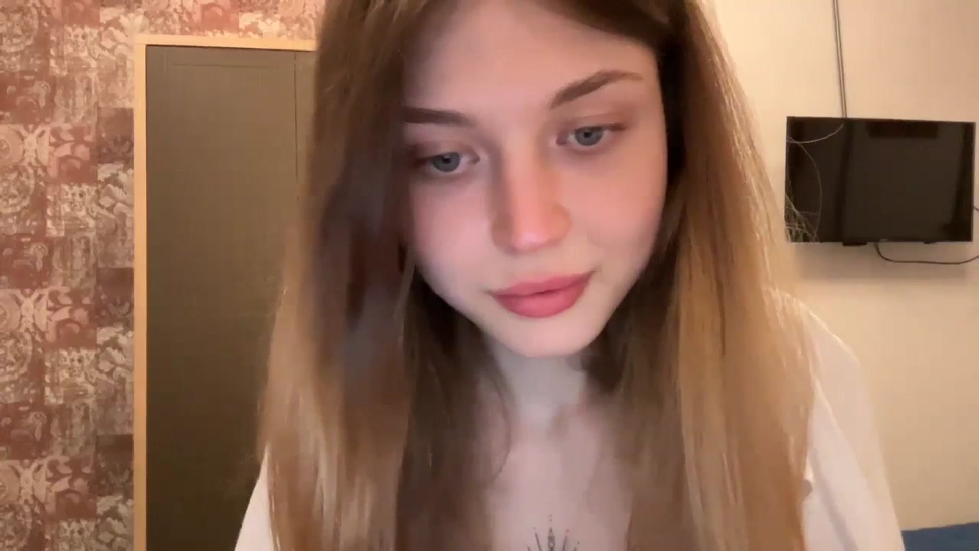 Gallery image thumbnail from Coconut_dream's myfreecams stream on, 09/07/2023, 17:52 image 12 of 20