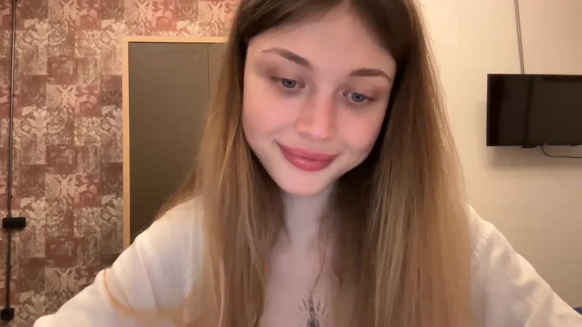 Gallery image thumbnail from Coconut_dream's myfreecams stream on, 09/07/2023, 17:52 image 3 of 20