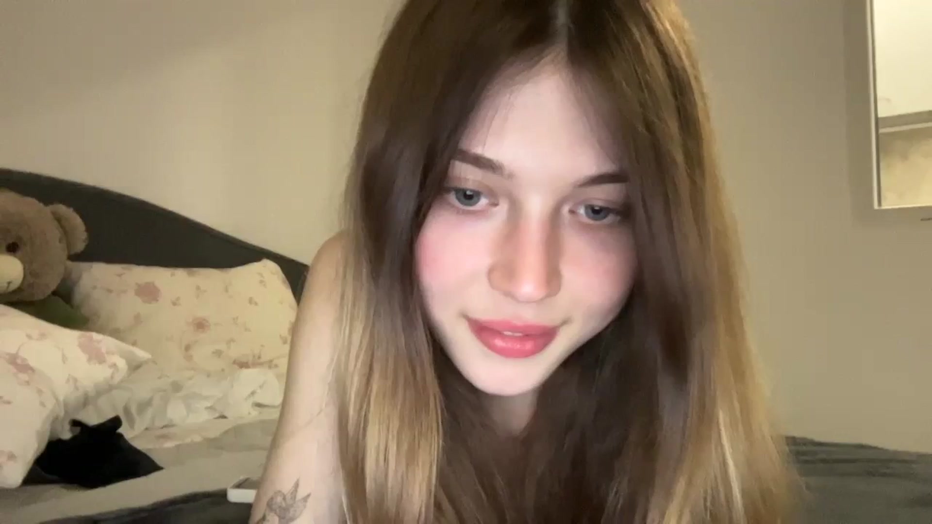Gallery image thumbnail from Coconut_dream's myfreecams stream on, 09/10/2023, 18:06 image 18 of 20