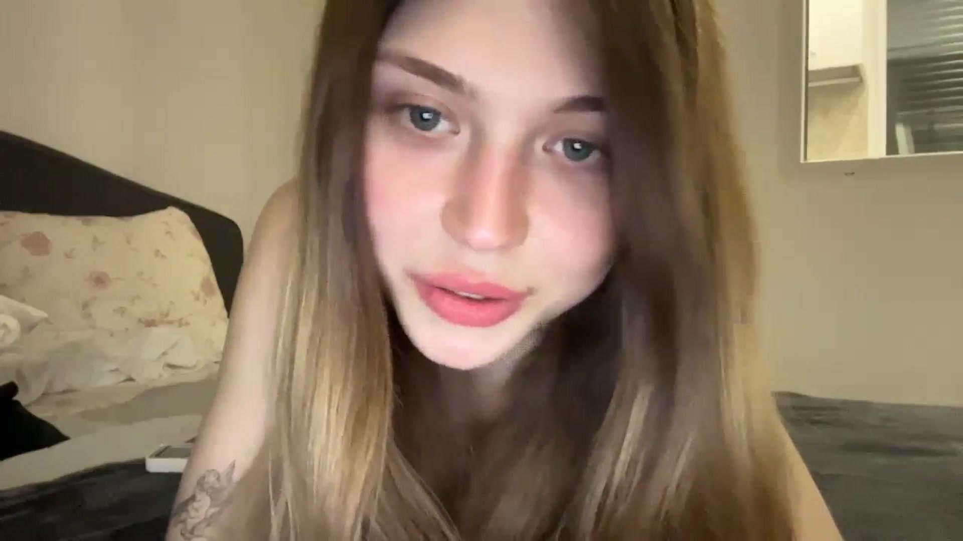 Gallery image thumbnail from Coconut_dream's myfreecams stream on, 09/10/2023, 18:06 image 11 of 20