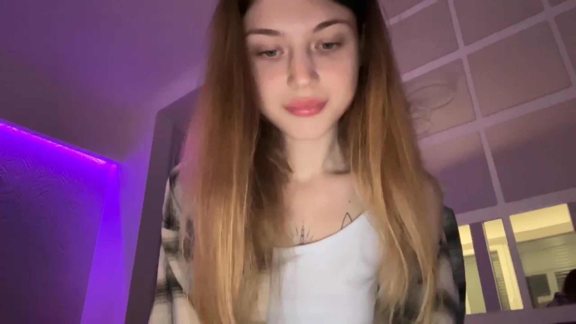 Gallery image thumbnail from Coconut_dream's myfreecams stream on, 09/14/2023, 07:48 image 1 of 20