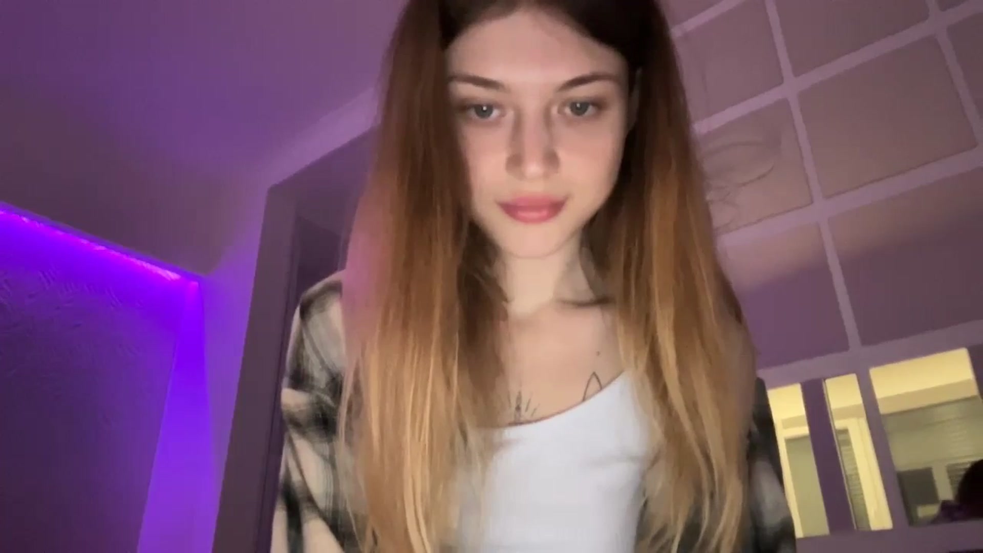 Gallery image thumbnail from Coconut_dream's myfreecams stream on, 09/14/2023, 07:48 image 5 of 20