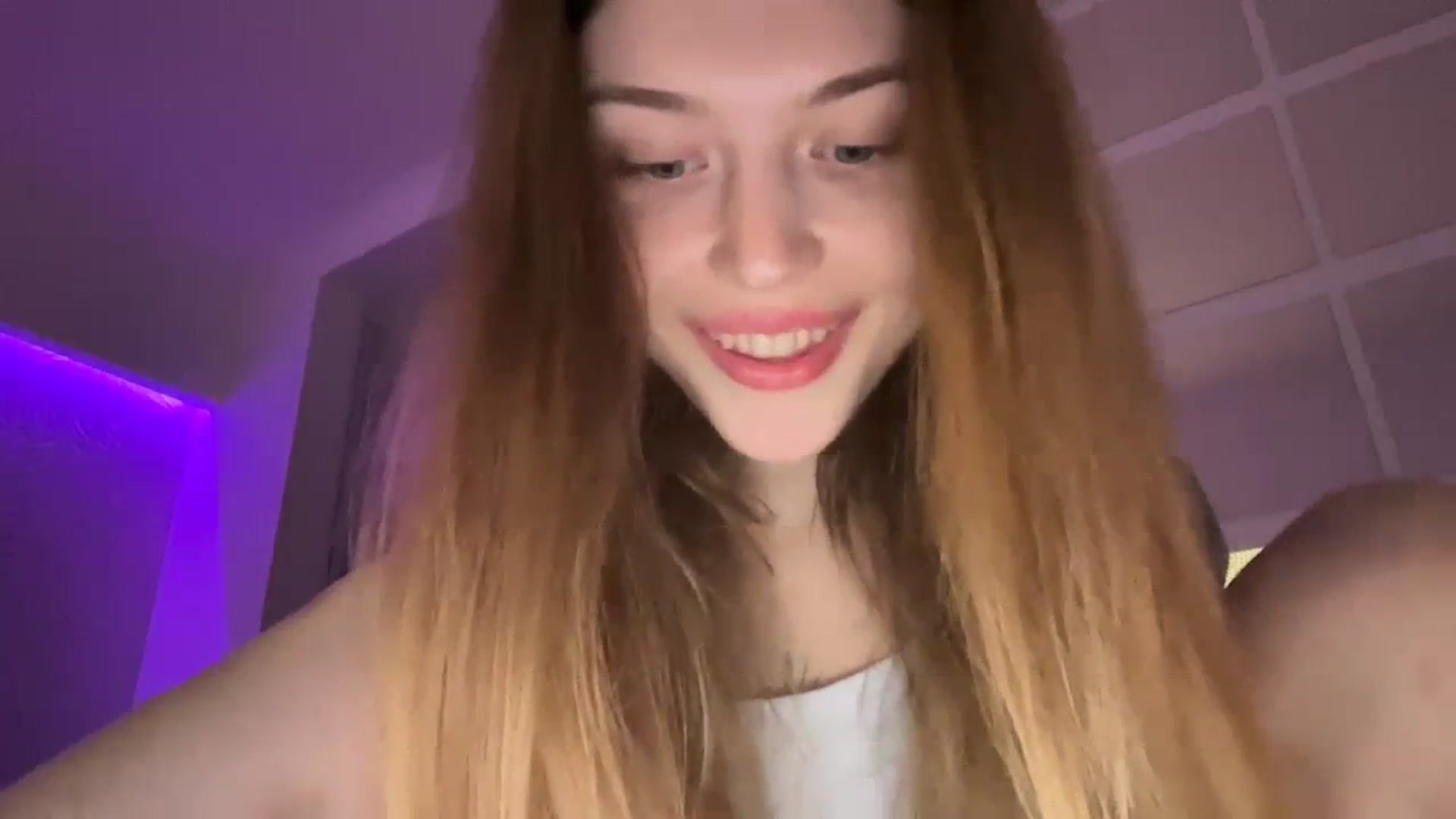 Gallery image thumbnail from Coconut_dream's myfreecams stream on, 09/14/2023, 07:48 image 7 of 20