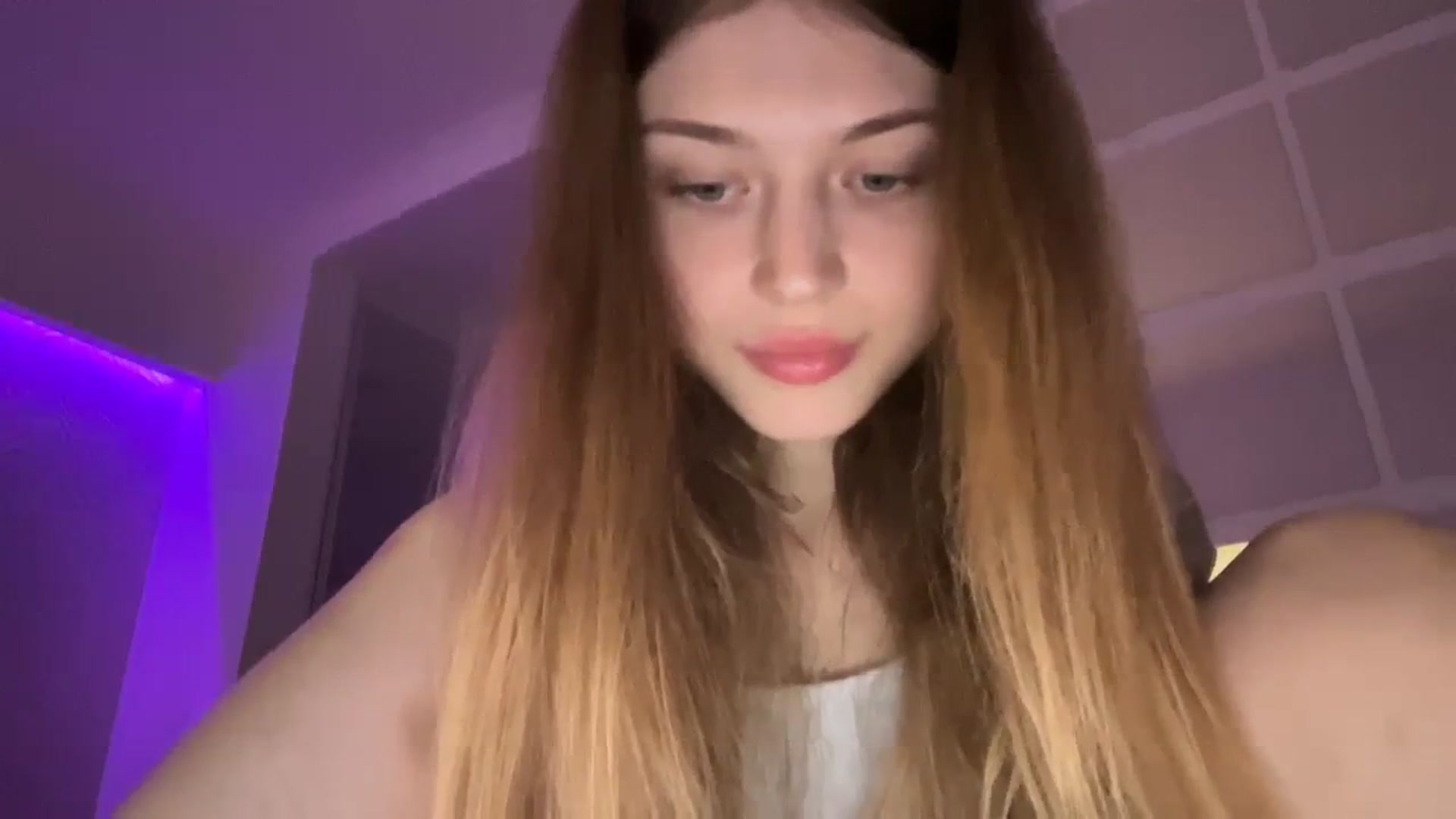 Gallery image thumbnail from Coconut_dream's myfreecams stream on, 09/14/2023, 07:48 image 9 of 20