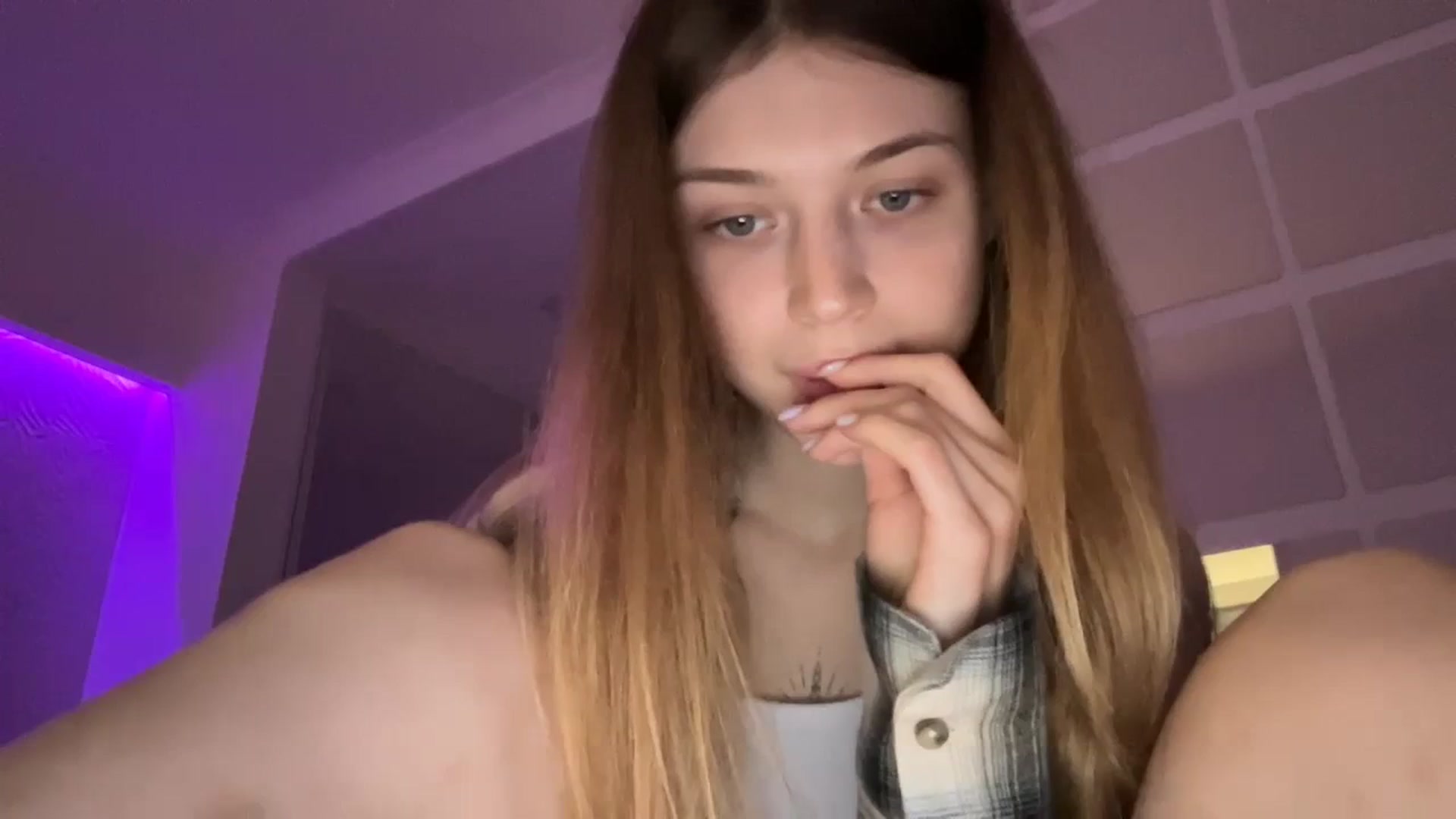 Gallery image thumbnail from Coconut_dream's myfreecams stream on, 09/14/2023, 07:48 image 16 of 20