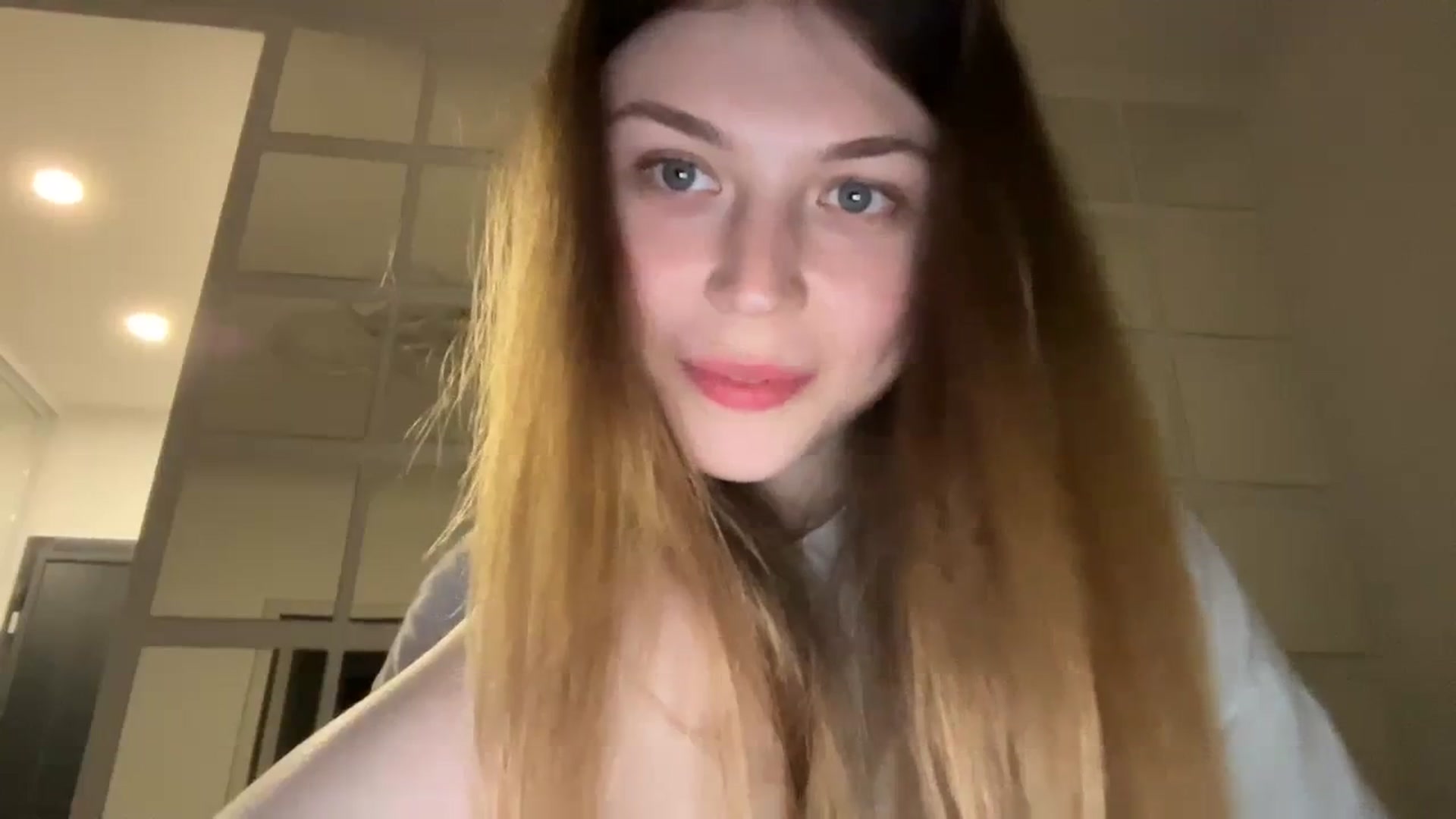 Gallery image thumbnail from Coconut_dream's myfreecams stream on, 09/15/2023, 18:27 image 19 of 20