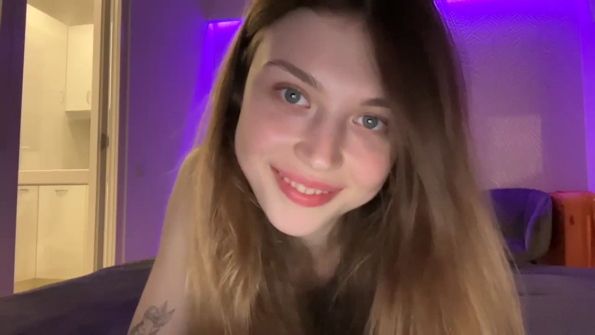 Gallery image thumbnail from Coconut_dream's myfreecams stream on, 09/17/2023, 17:58 image 4 of 20