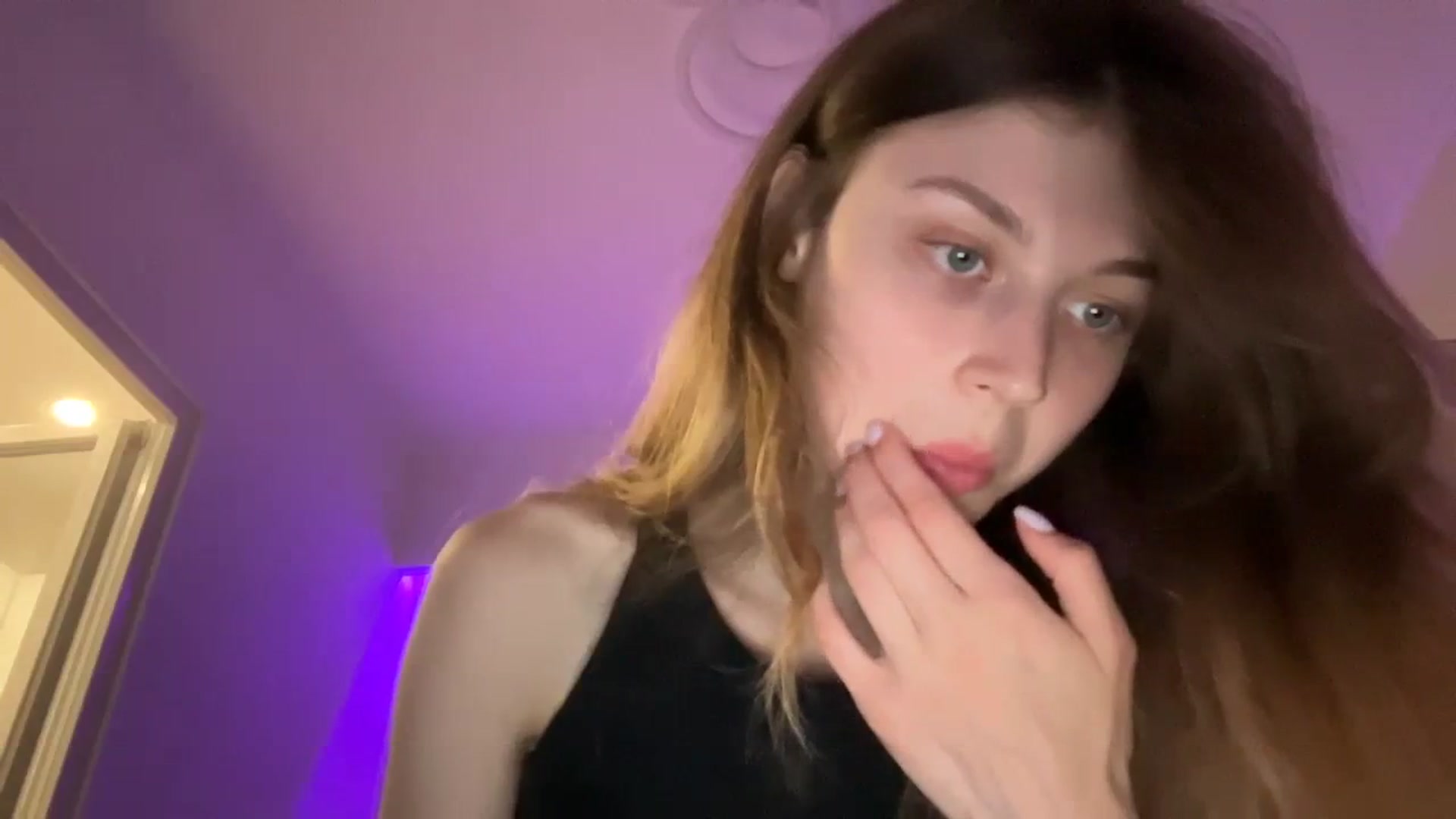 Gallery image thumbnail from Coconut_dream's myfreecams stream on, 09/17/2023, 17:58 image 15 of 20