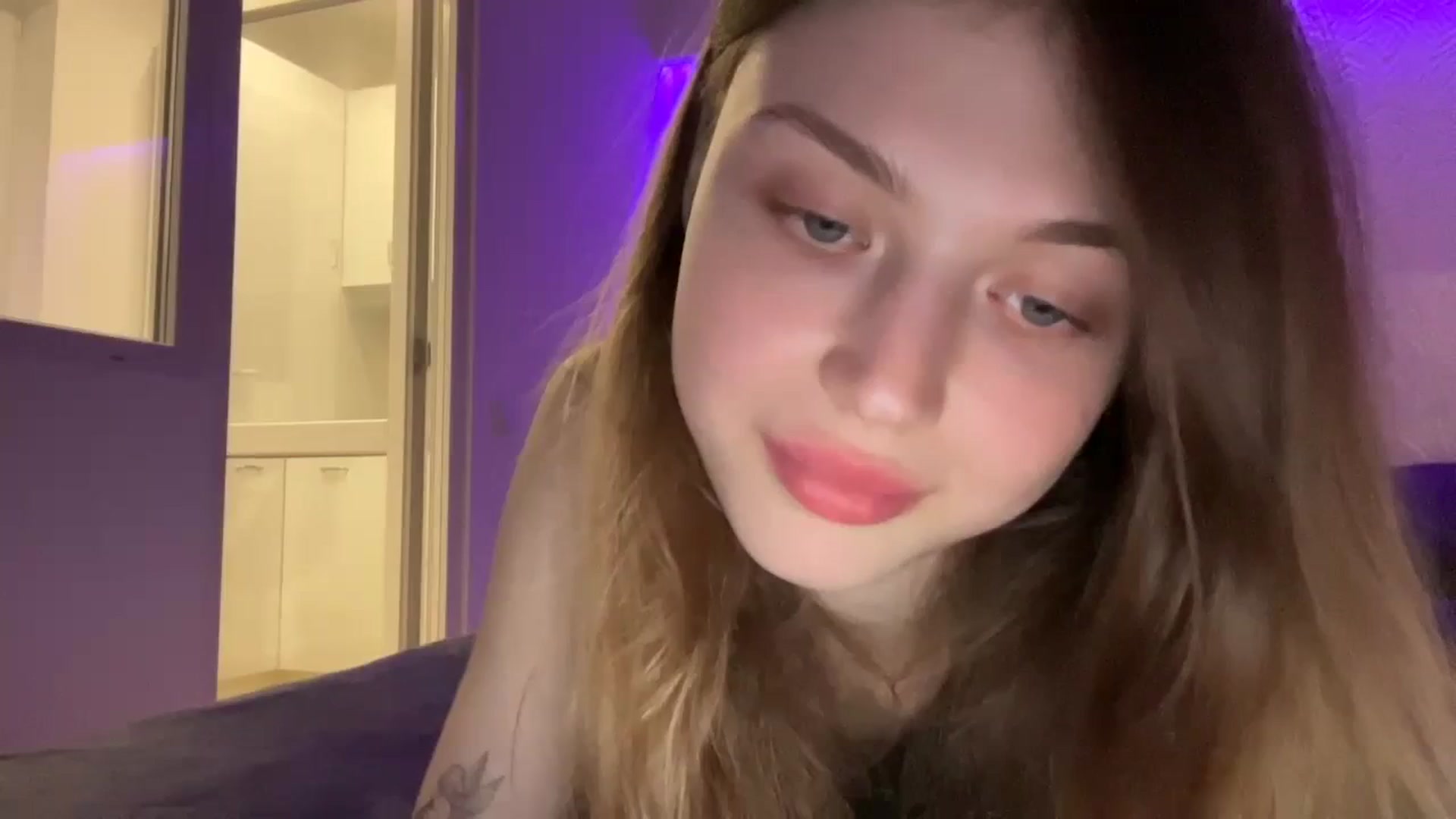 Gallery image thumbnail from Coconut_dream's myfreecams stream on, 09/17/2023, 17:58 image 9 of 20