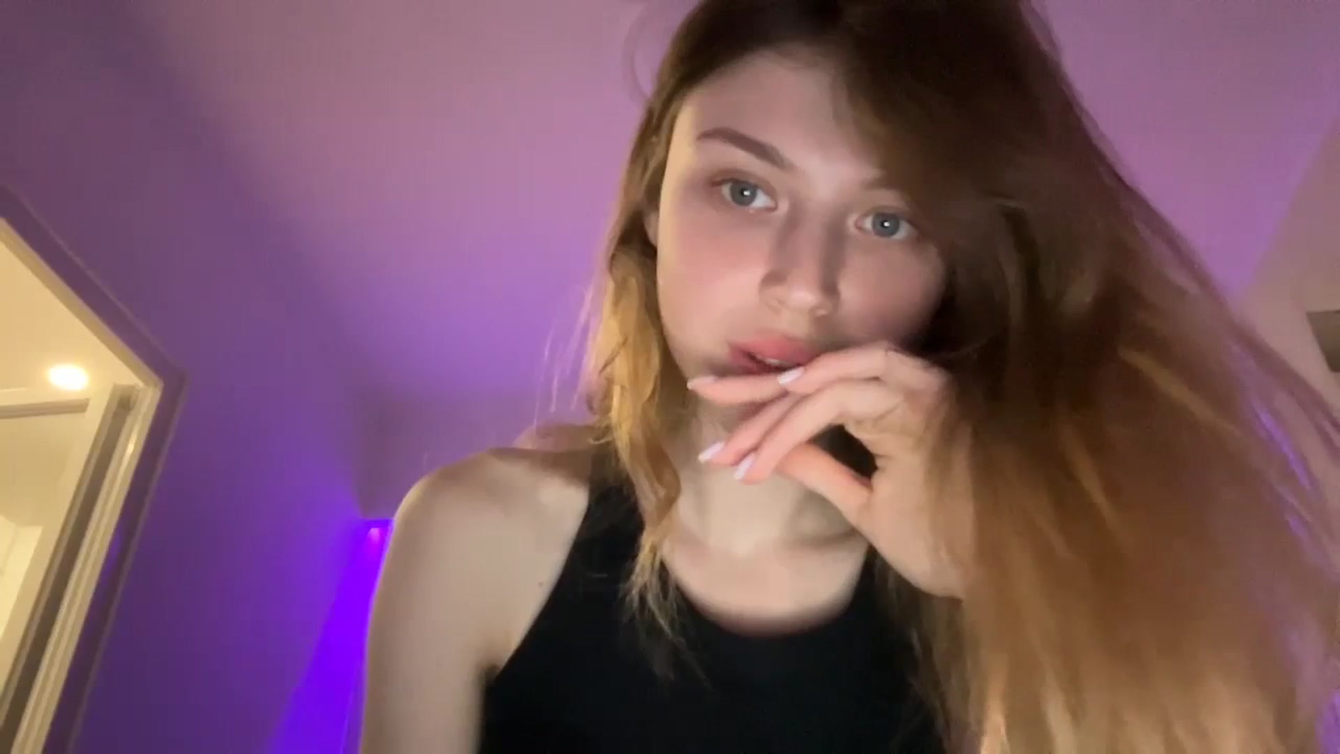 Gallery image thumbnail from Coconut_dream's myfreecams stream on, 09/17/2023, 17:58 image 14 of 20