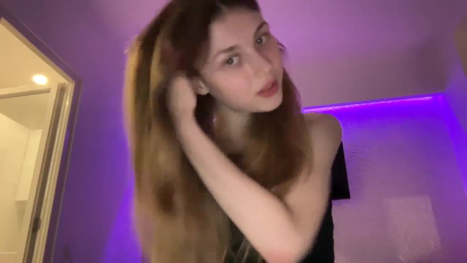 Gallery image thumbnail from Coconut_dream's myfreecams stream on, 09/17/2023, 17:58 image 11 of 20