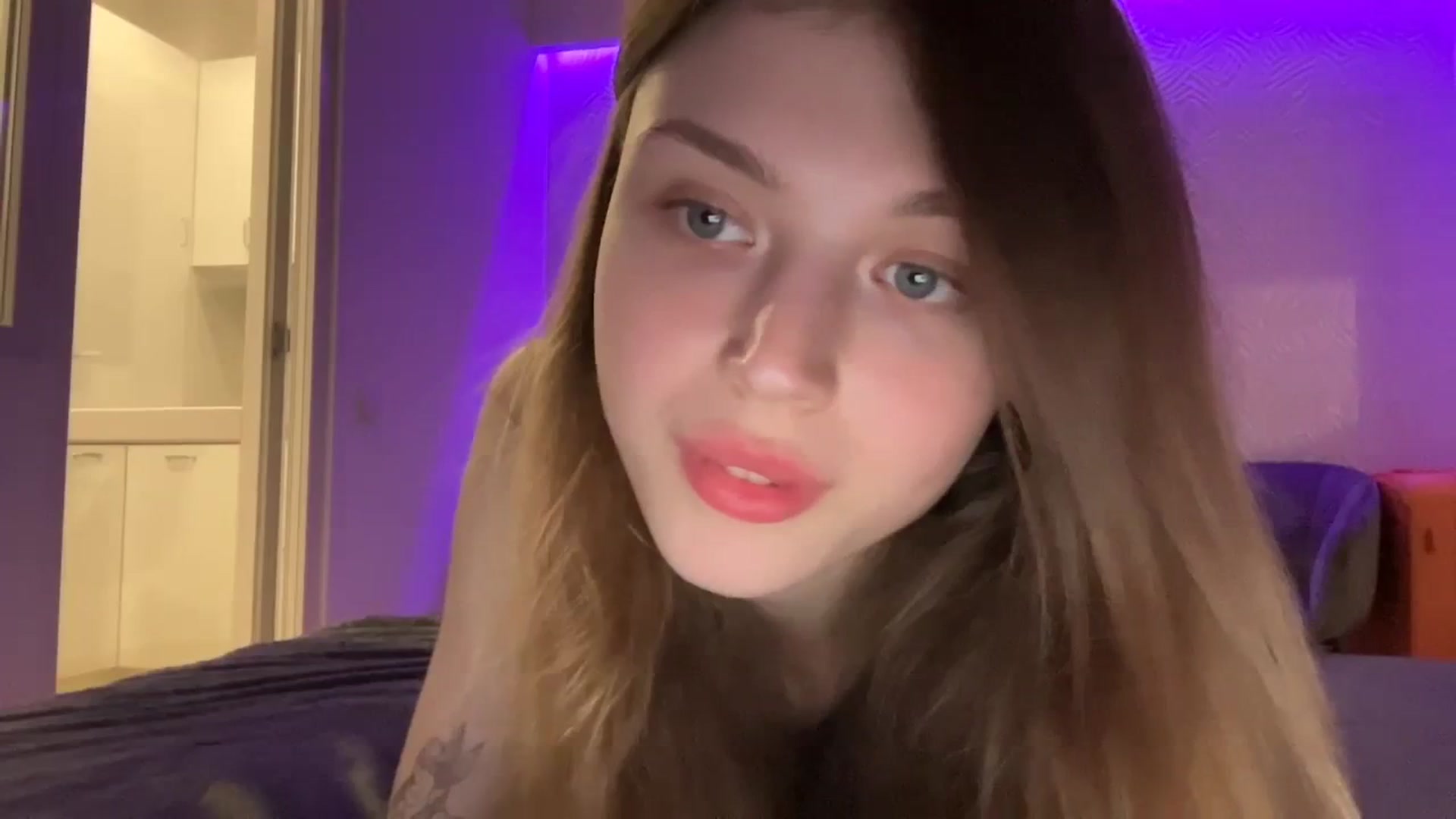 Gallery image thumbnail from Coconut_dream's myfreecams stream on, 09/17/2023, 17:58 image 10 of 20