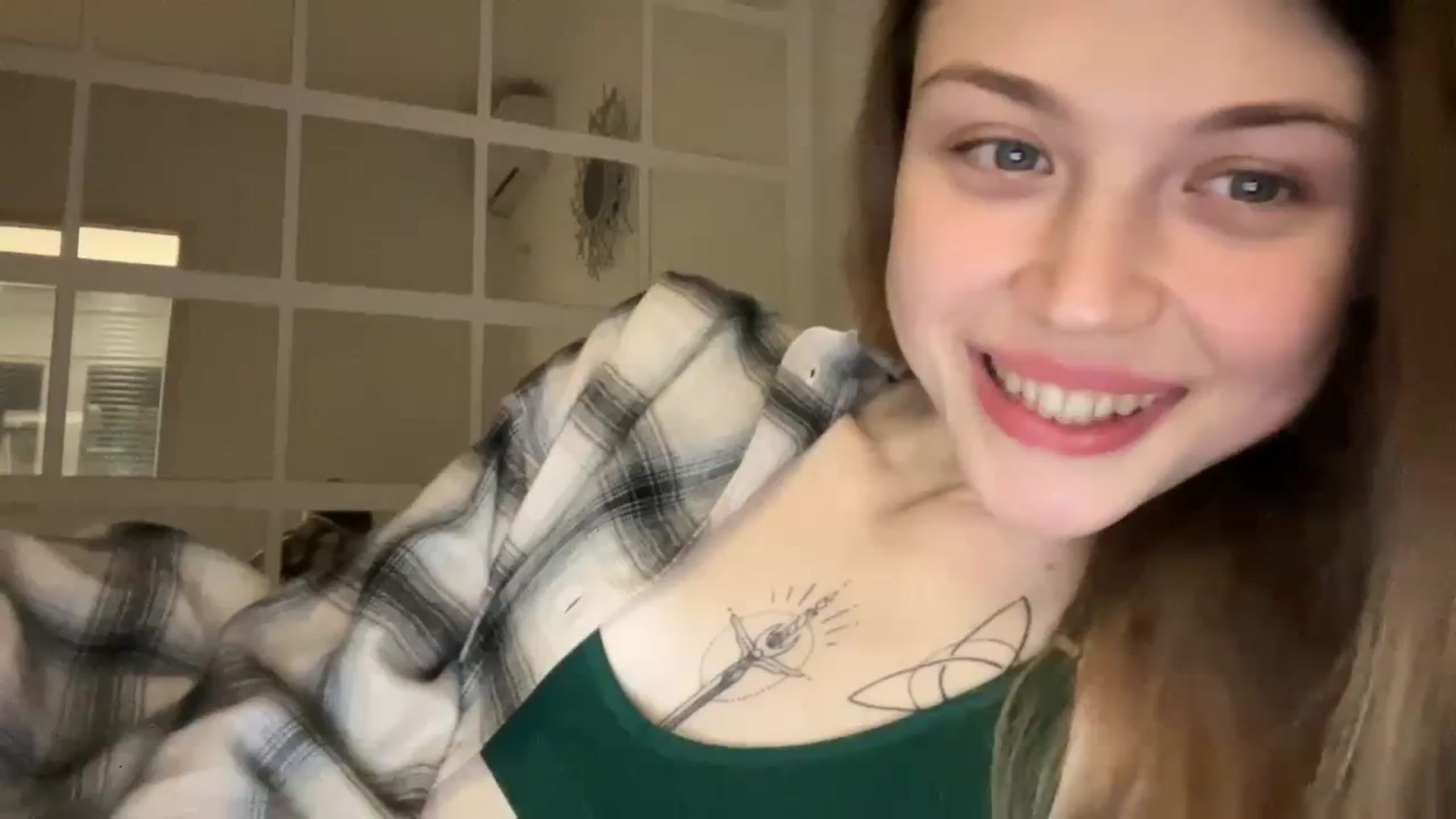 Gallery image thumbnail from Coconut_dream's myfreecams stream on, 09/19/2023, 06:46 image 16 of 20