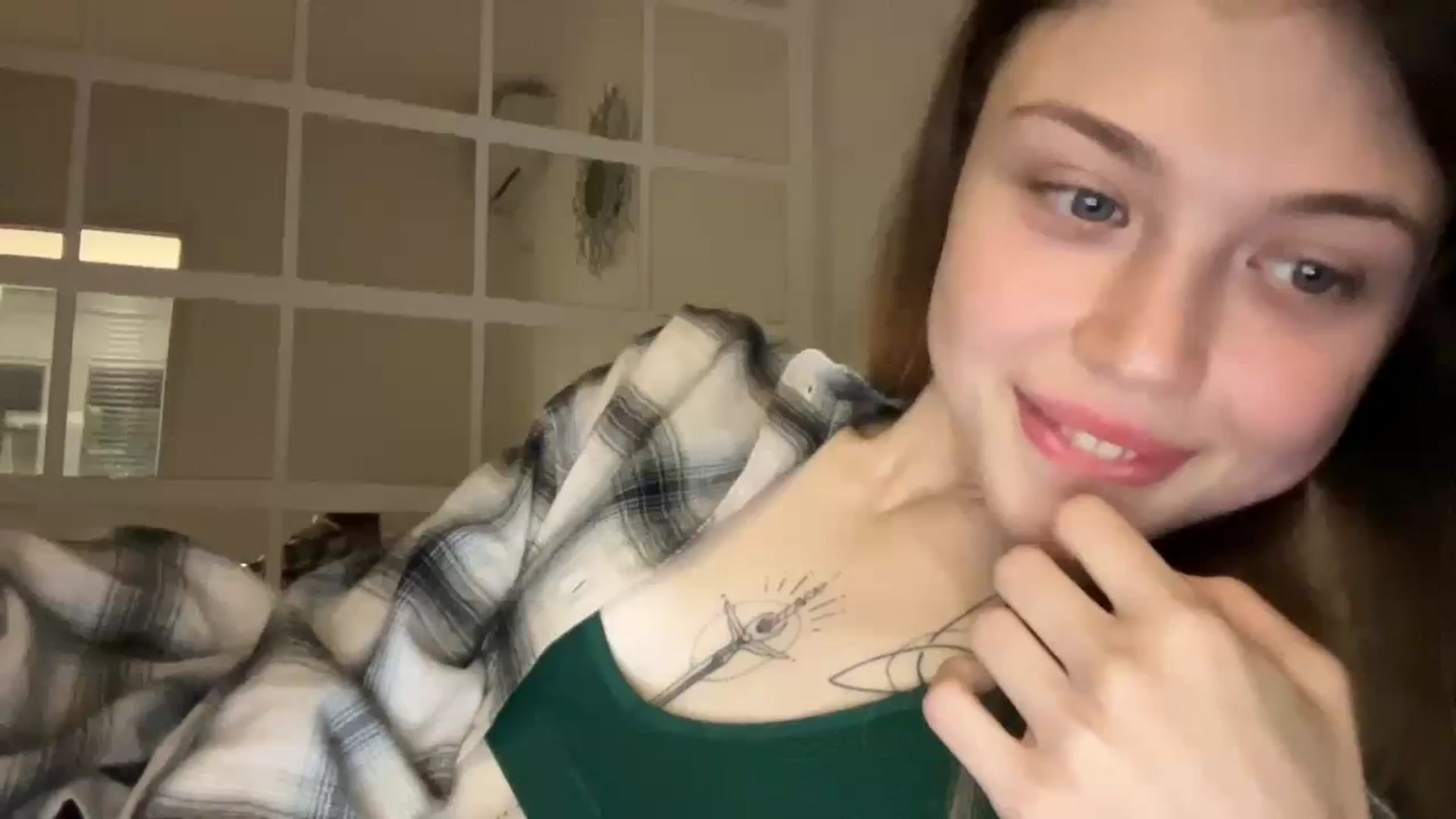 Gallery image thumbnail from Coconut_dream's myfreecams stream on, 09/19/2023, 06:46 image 15 of 20