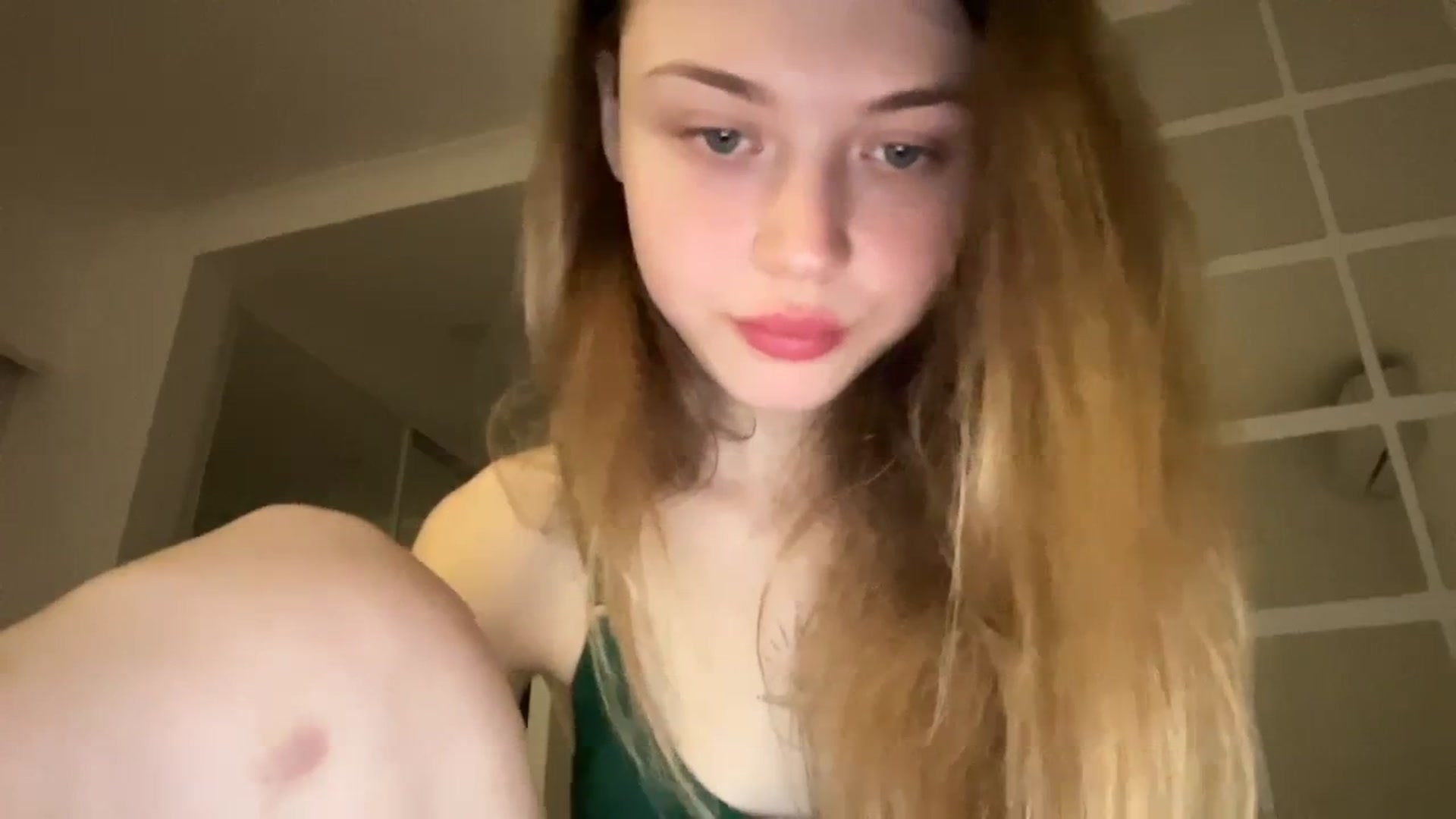 Gallery image thumbnail from Coconut_dream's myfreecams stream on, 09/19/2023, 06:46 image 8 of 20