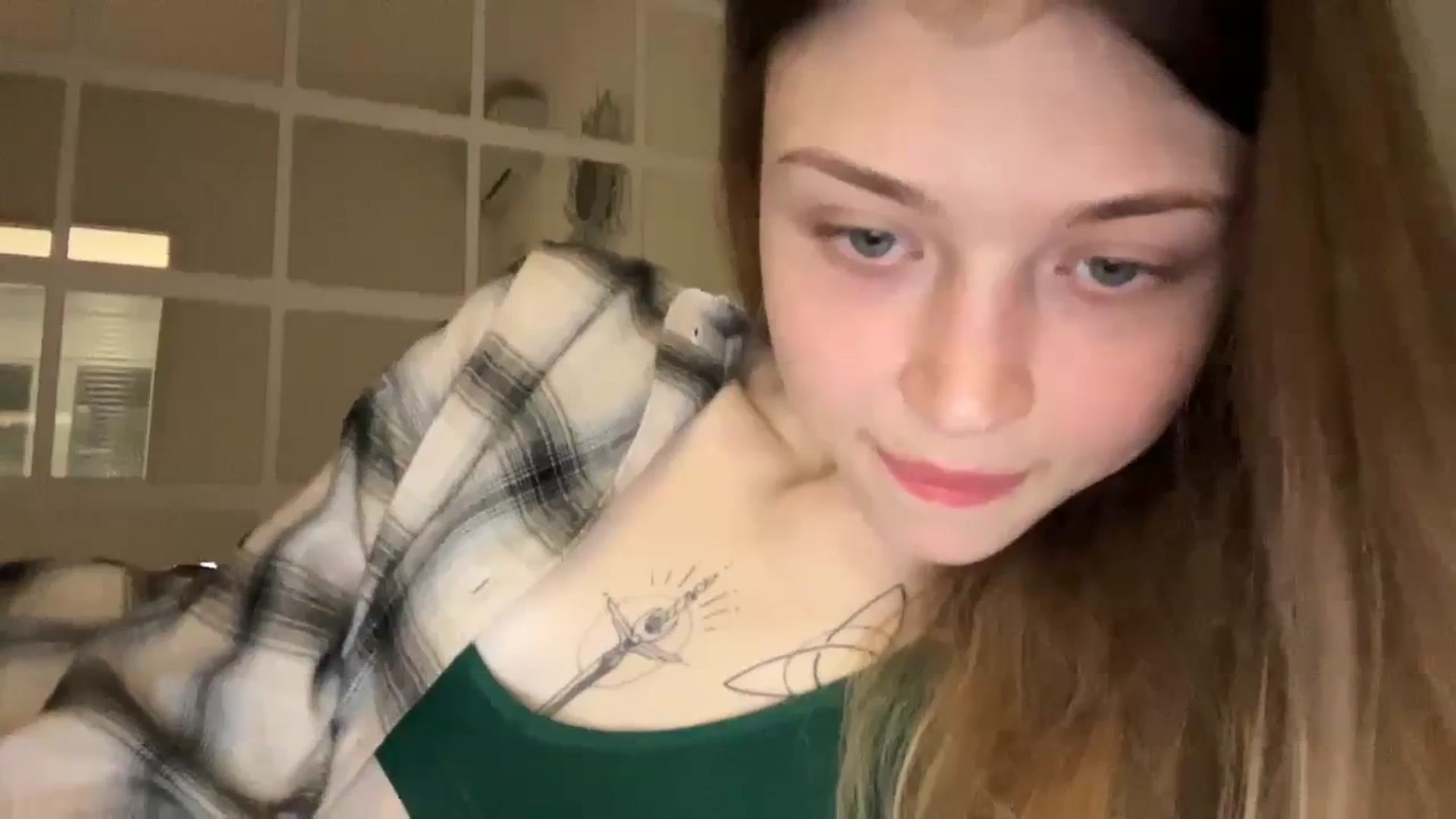 Gallery image thumbnail from Coconut_dream's myfreecams stream on, 09/19/2023, 06:46 image 12 of 20