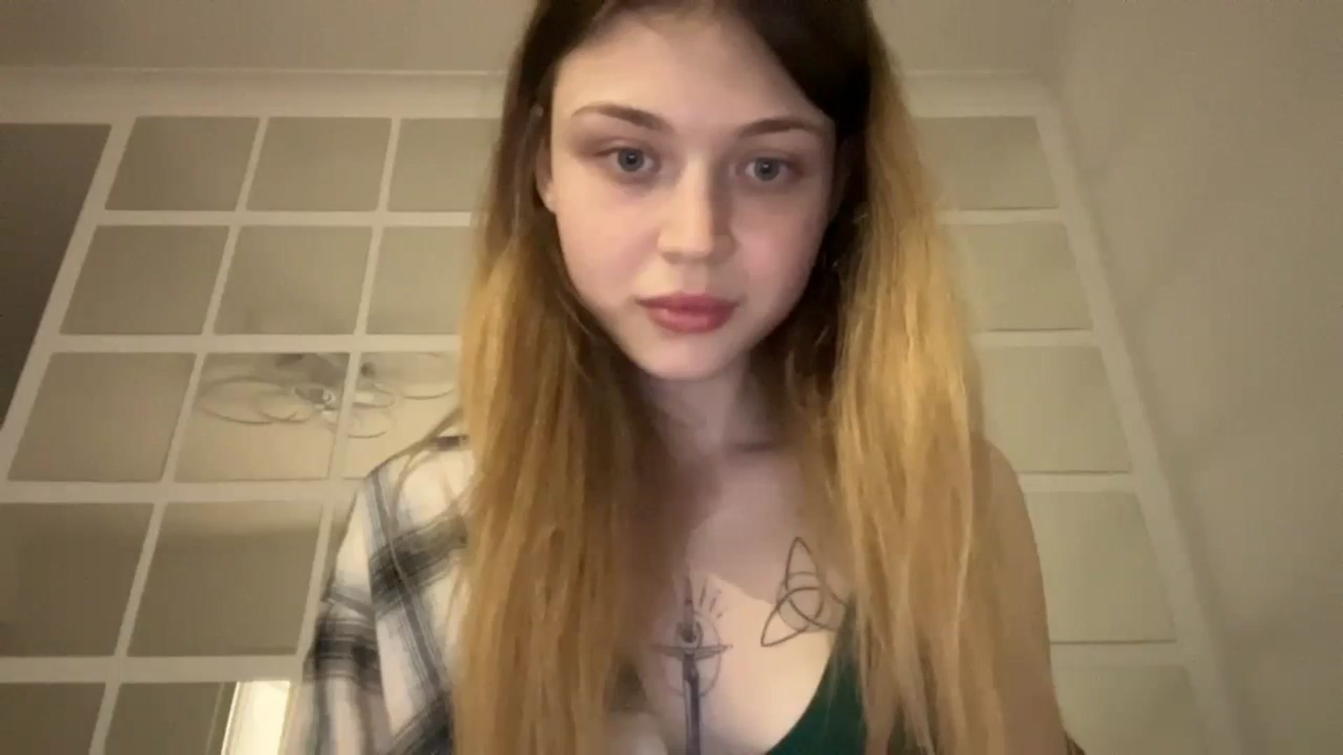 Gallery image thumbnail from Coconut_dream's myfreecams stream on, 09/19/2023, 08:03 image 9 of 20
